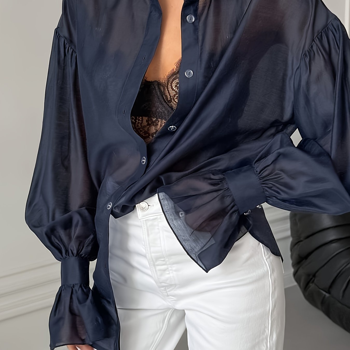 E-shop Plus Size, Damen Plus Size Elegante Halbtransparente Bluse mit Glockenärmeln - Knopfleiste mit Kragen, Lockerer Schnitt für Ganzjahres-Layering,