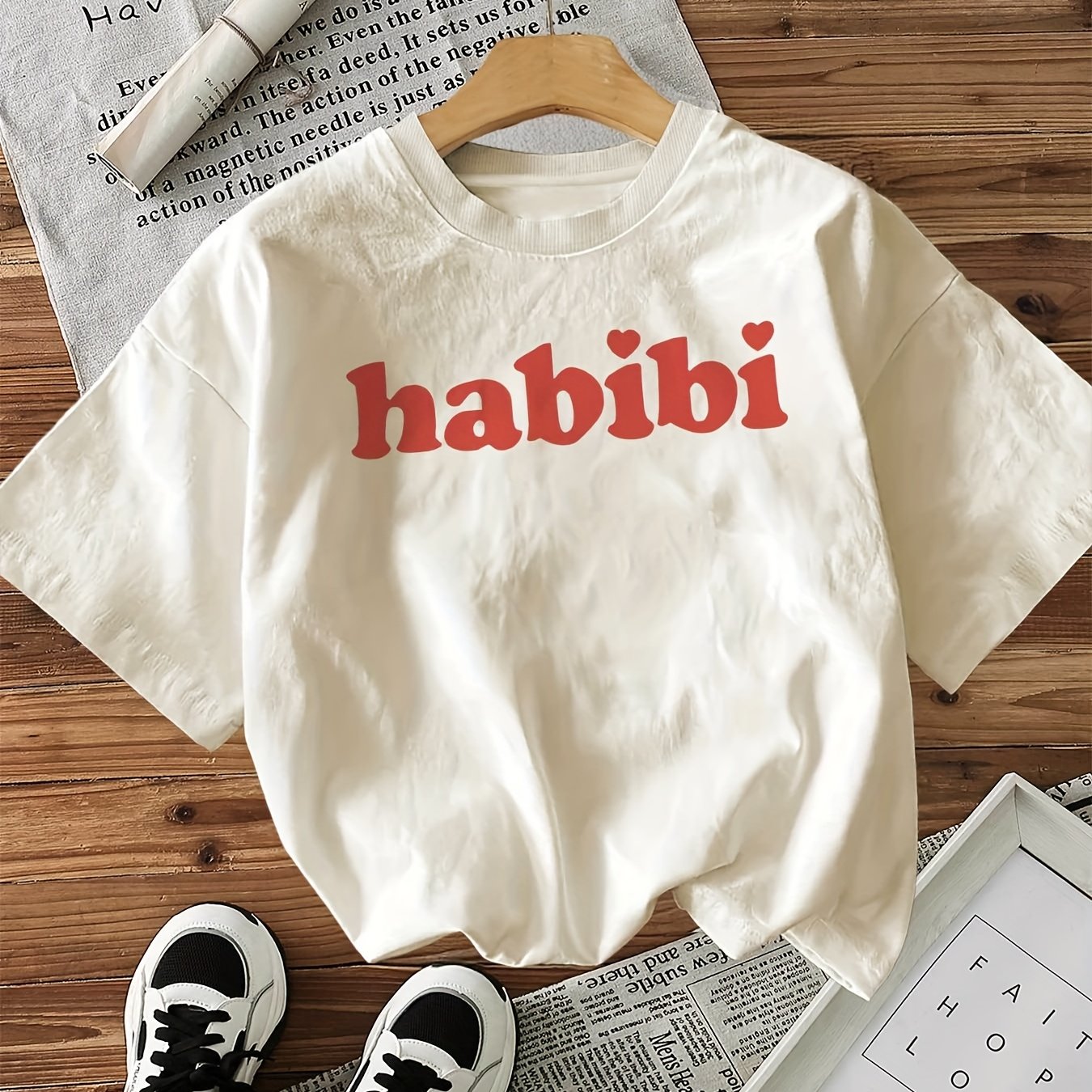 Minimalist Style Directional Love Heart Letter Printed Short-sleeve Round Neck T-shirt