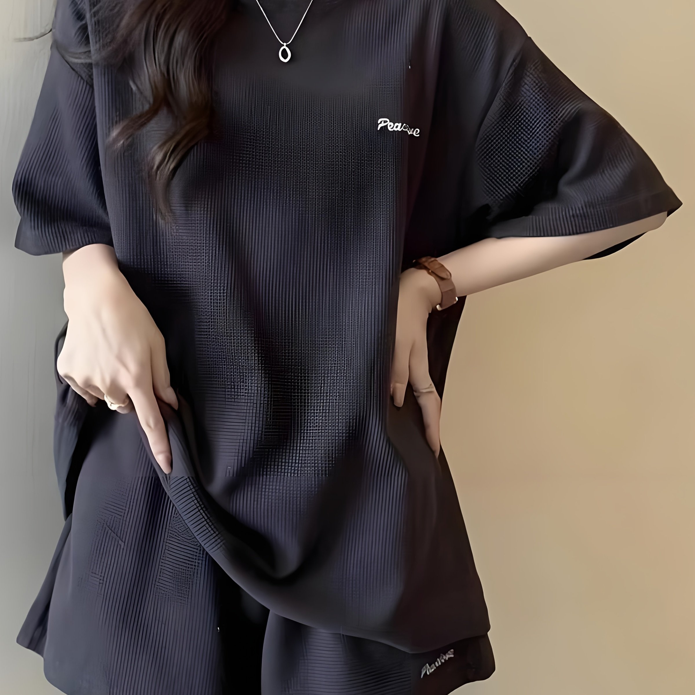 TEMU 【春夏向け】レディース スポーツウェア セットアップ。スフィット、な半袖、ワイドレッグショートパンツが特徴。普段使いのルームウェアとしても、お出かけにも最適なツーピースセット。