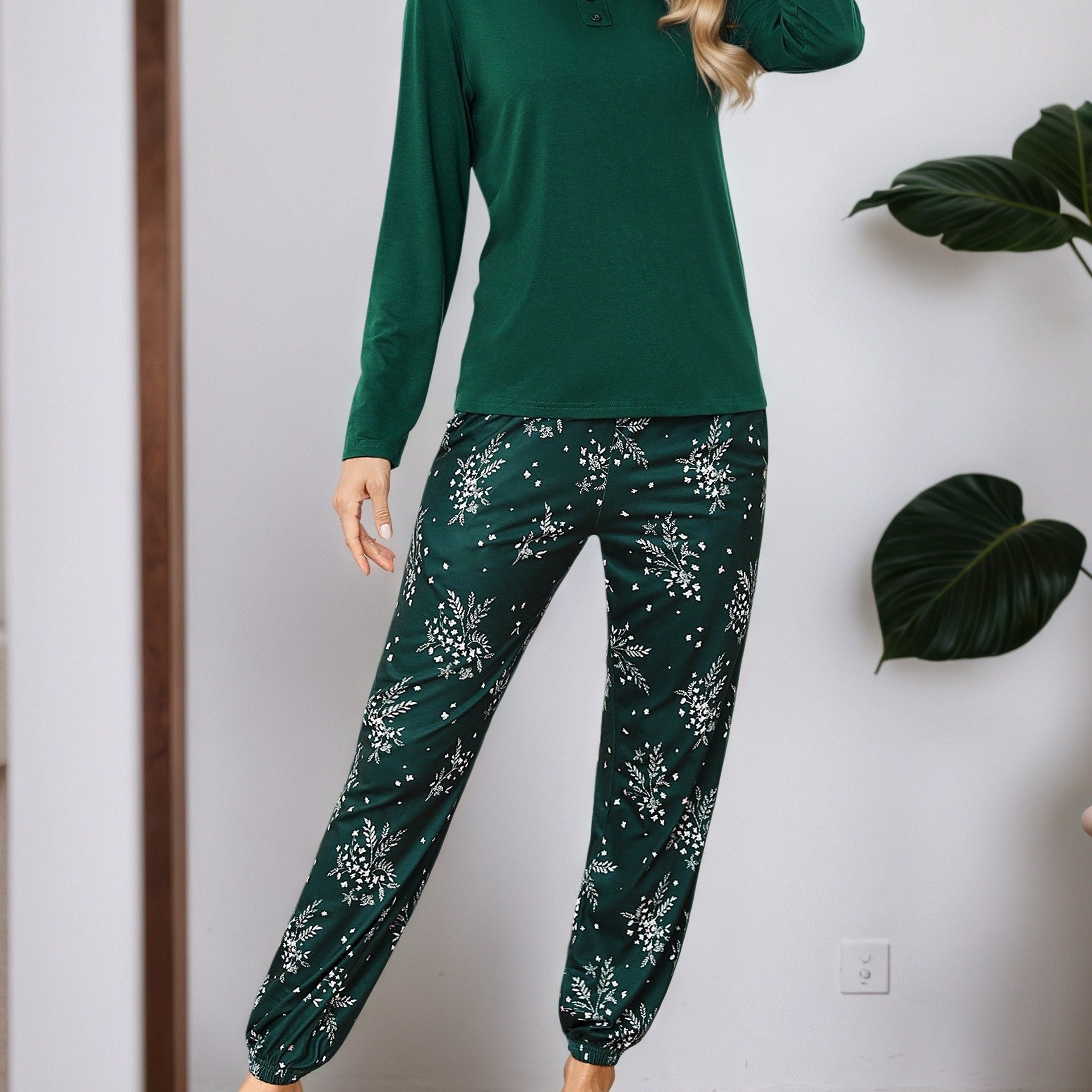Image of Womens 2026 Arrivals Pajamas Set Soft Long Sleeve Sleepwear Lightweight Comfortable Crew Neck Printed Loungewear Casual Sleepwear With Pockets