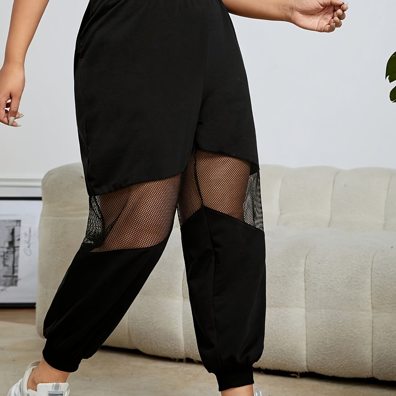 E-shop 1 Stück Damen Plus Size Mesh-Einsatz Buchstaben-Print Atmungsaktive Lockere Passform Outdoor Lauf Fitness Tragbare Sport Jogginghose