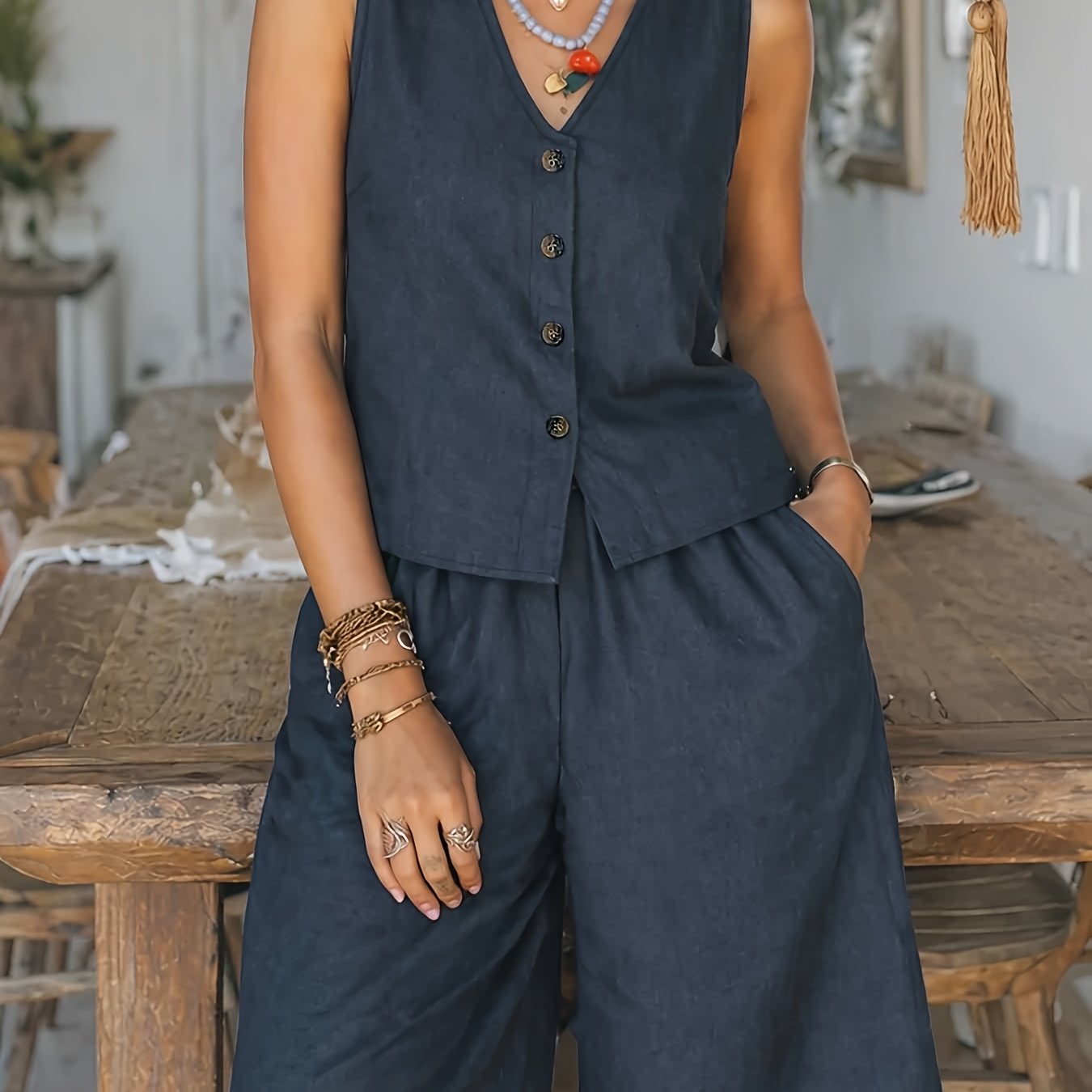 TEMU Women's Summer Simple Casual 2pcs Set: Sleeveless V-neck Button-up Top   Wide-leg Shorts