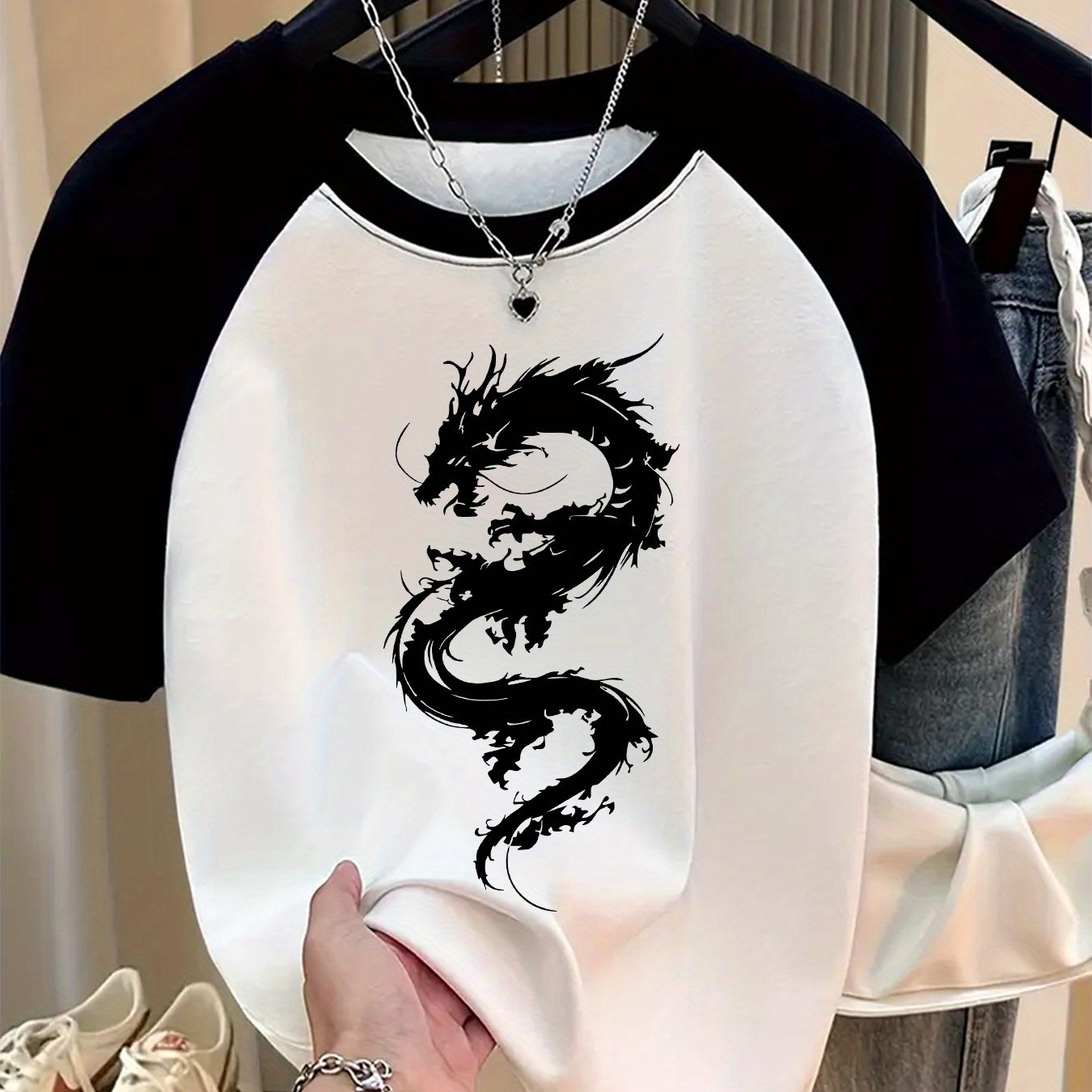 TEMU Color- Black And Women's Fashion T-shirt, Featuring A Printed Design And A Round Neck, Perfect For Casual Wear
