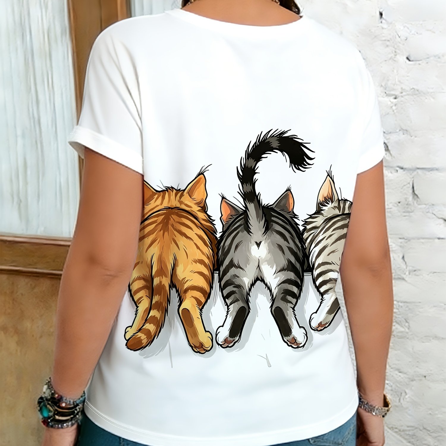 TEMU Summer Women's T-shirt White Background Cartoon Print Fun Casual All-match Top T-shirt Round Neck Short Sleeve Soft Comfortable Machine Washable