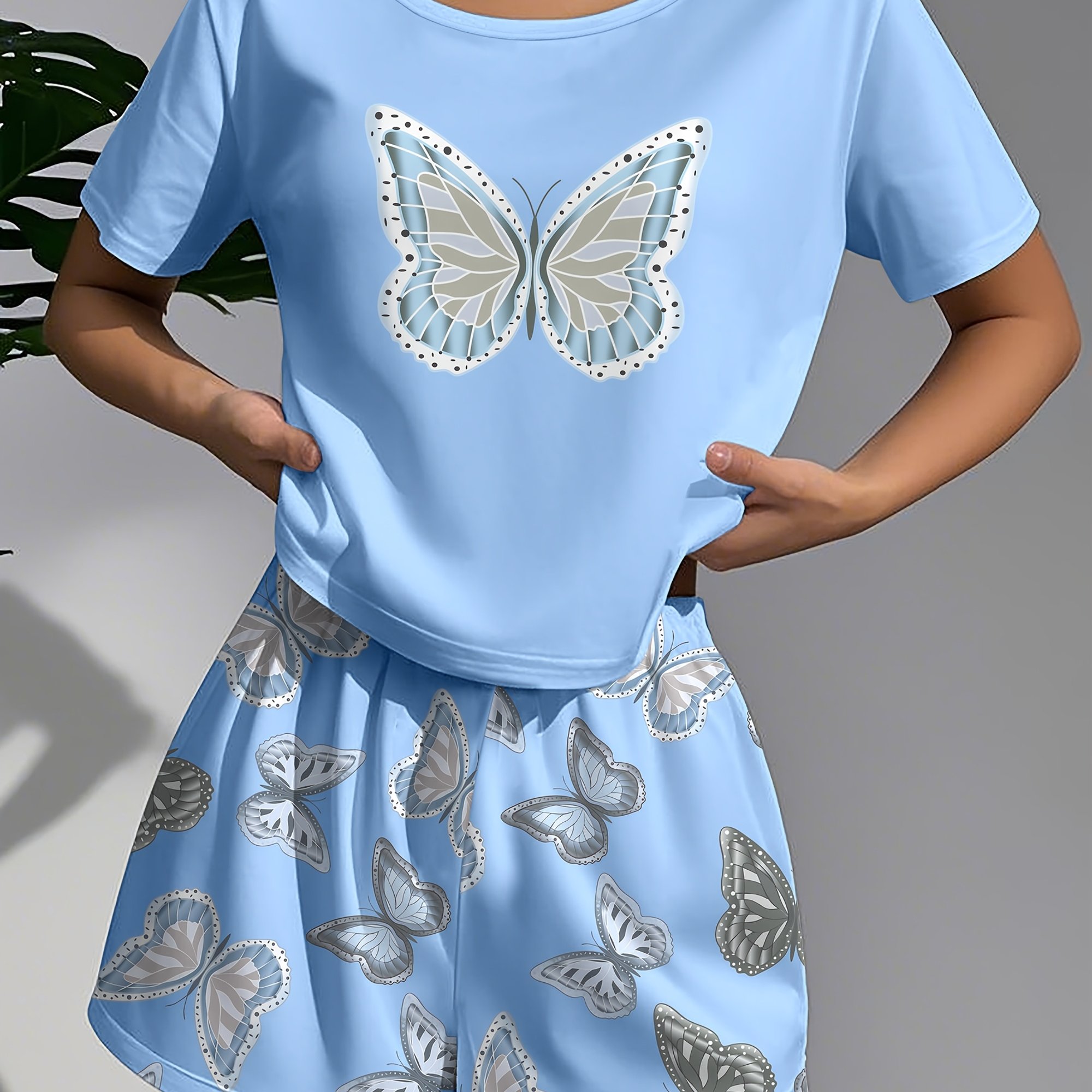 A Casual And Loose-fitting -themed Pajama Set For Women, Featuring Exquisite Print Decorations, Soft And Relaxed Short Sleeves With Adjustable Shorts, Suitable For Machine Or Dry Cleaning