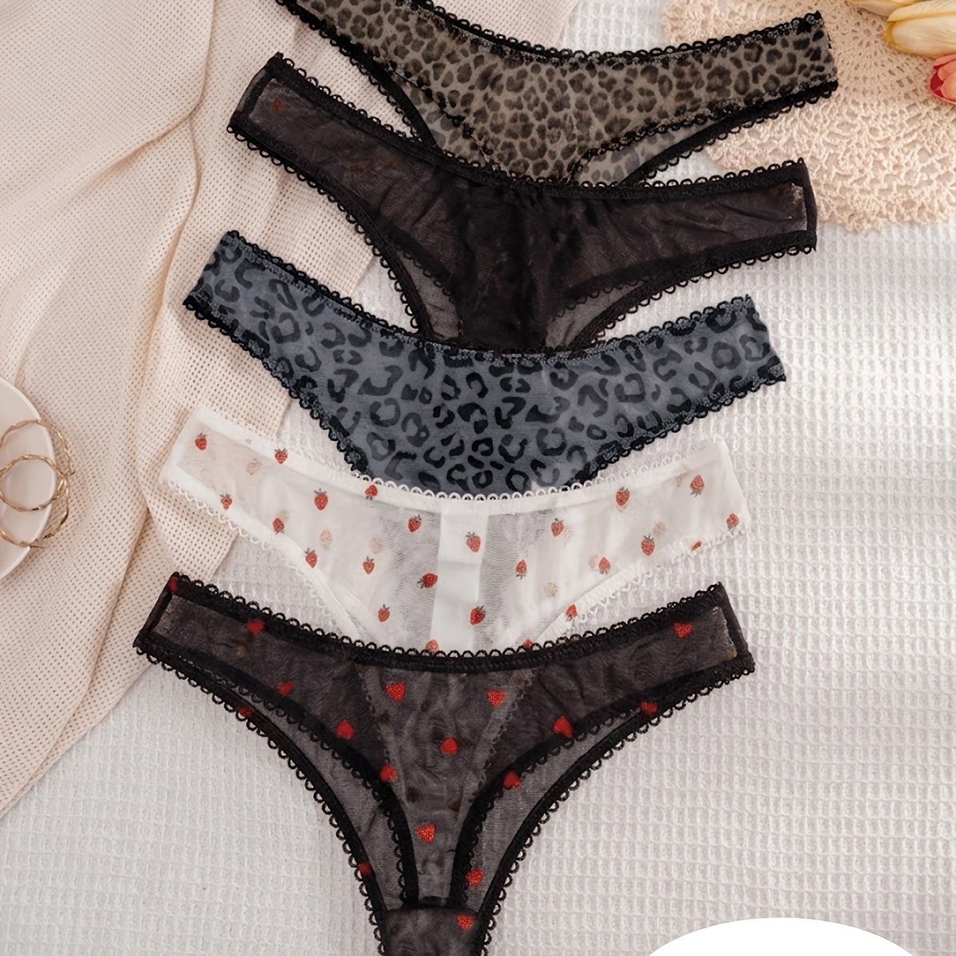 TEMU Lot de 5 strings BellaBreeze pour femme en résille transparente - Sous-vêtements à taille moyenne avec bordure en dentelle et imprimé fraise et