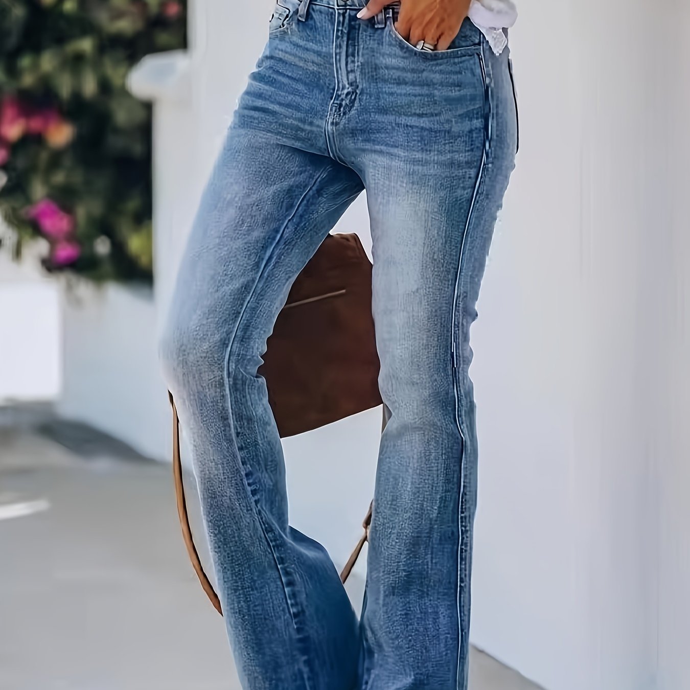 Image of Women's Stretch Vintage Versatile Casual Fashion Elegant Mid-rise Machine Washable Durable Slim Fit Pocket Flare Jeans Street Style