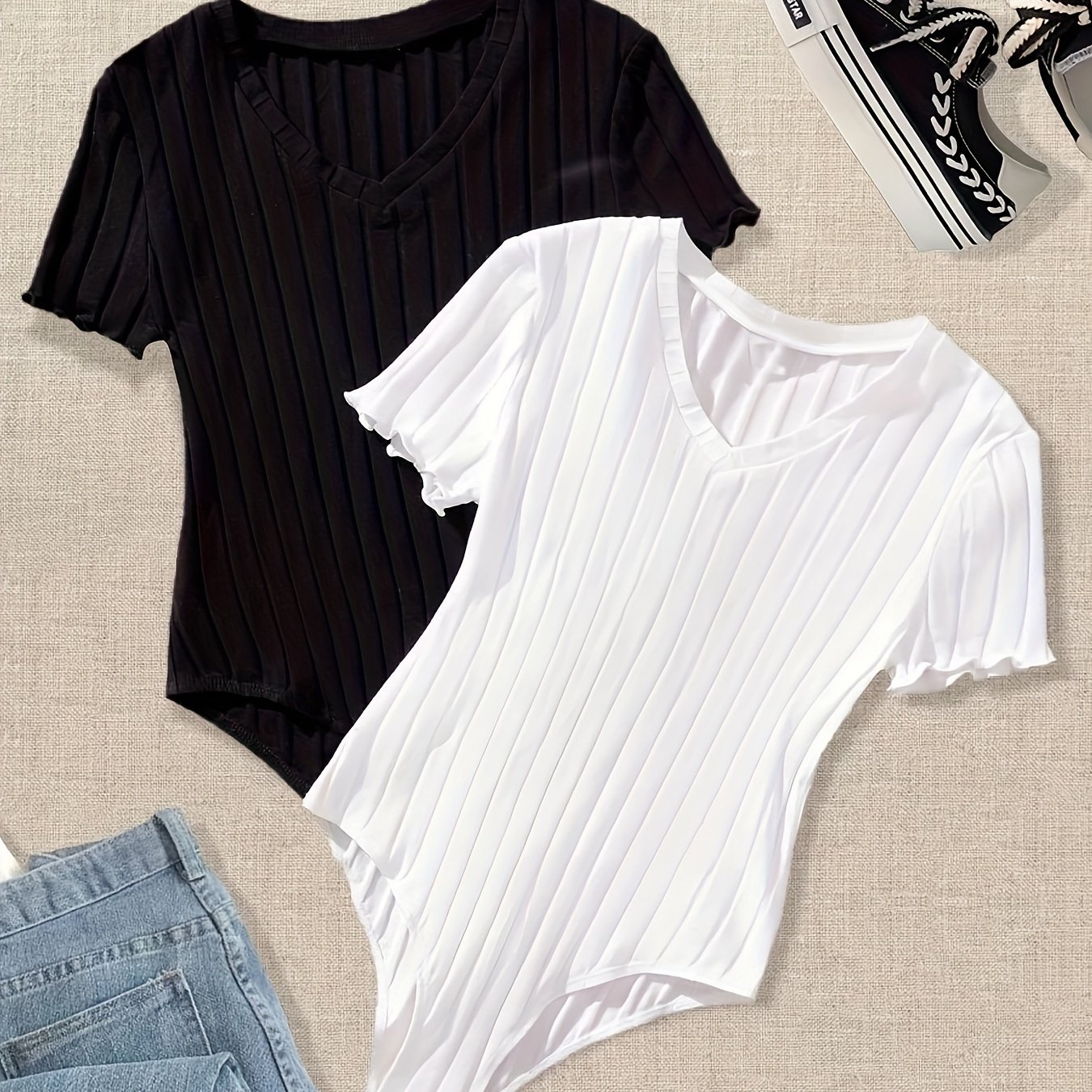Close-edge Black And White Solid Color Bodysuit Two-piece Set