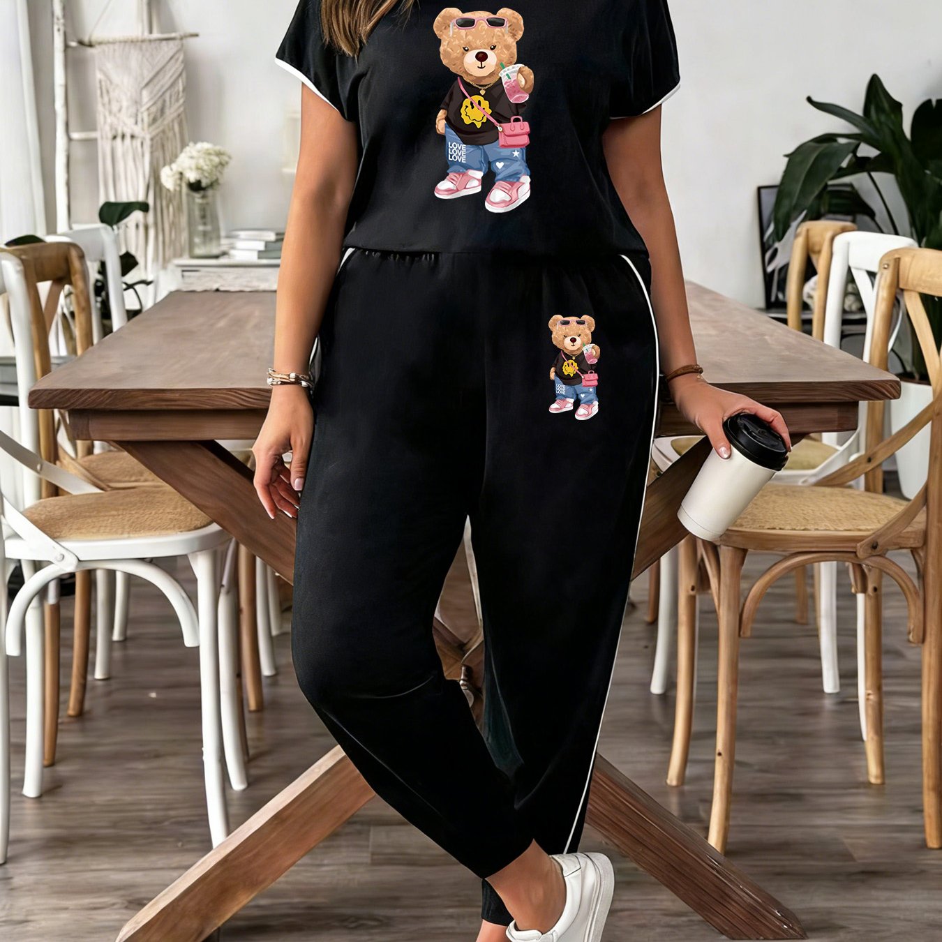 TEMU Plus Size - Plus Size - Spring And Summer Casual Women's Plus Size Ladies Two-piece Set Bear Print Short-sleeved T-shirt Pocket Trousers Wear