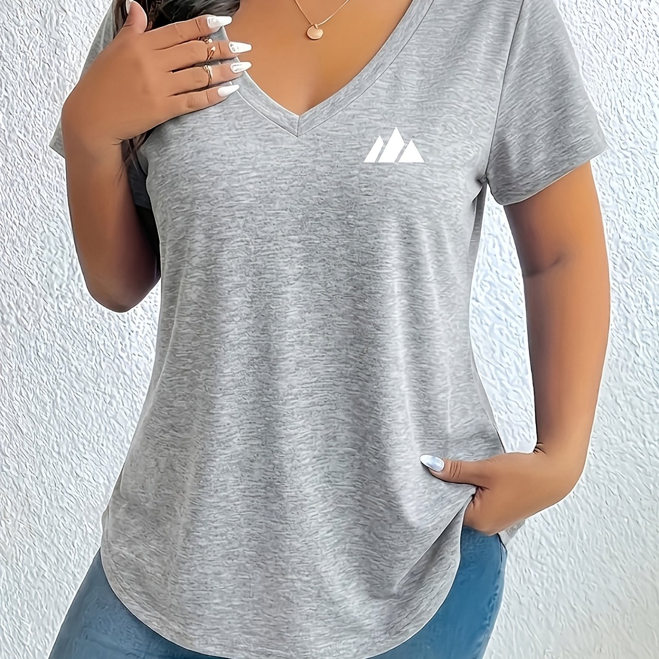 Image of Plus Size, Plus Size Women's V-neck Geometric Pattern T-shirt