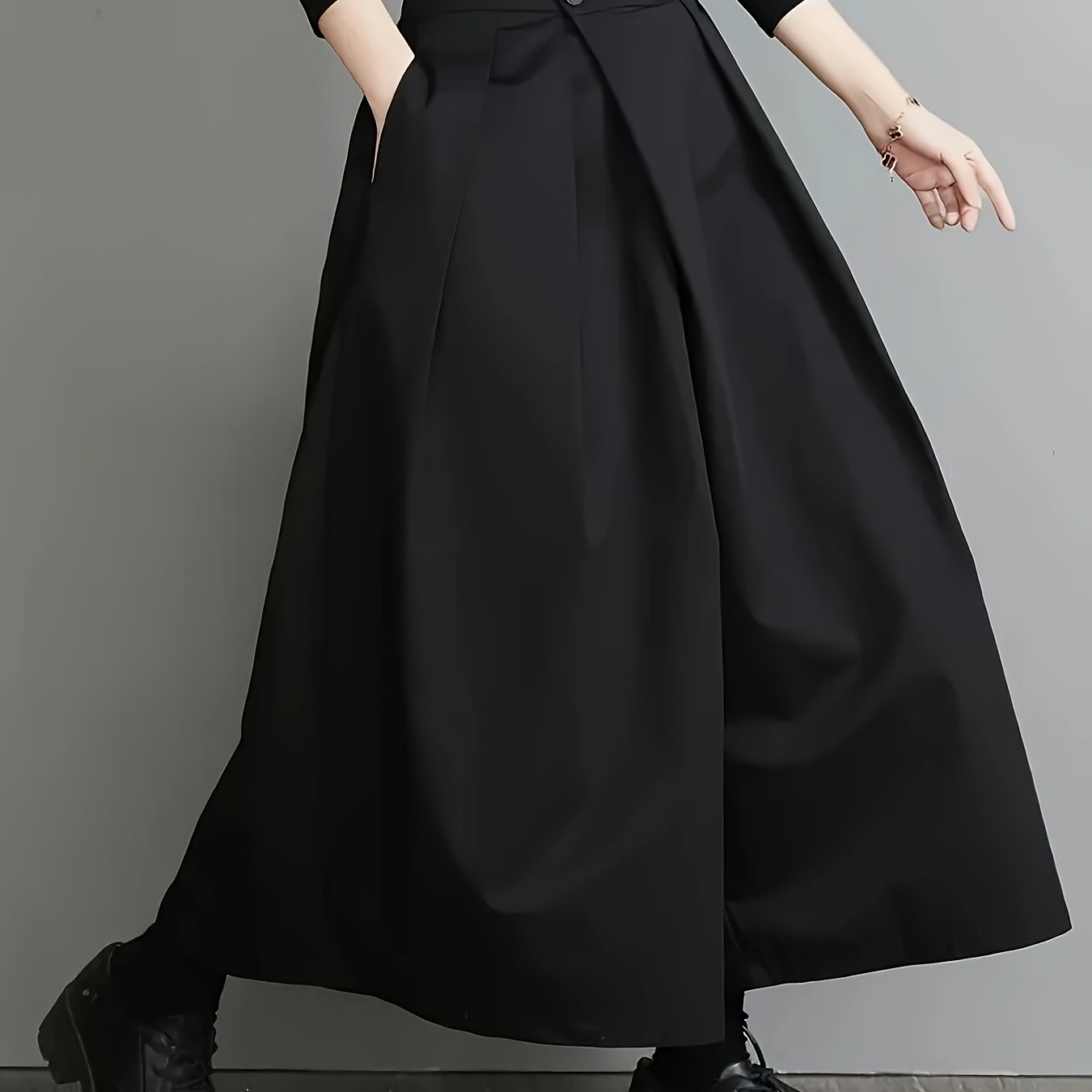 E-shop BK0716115 Elegante schwarze Damen-Haremhose mit weiter Beinform – Uni-Farbe, nicht dehnbar mit Knopf-Detail, geeignet für Freizeit- formelle
