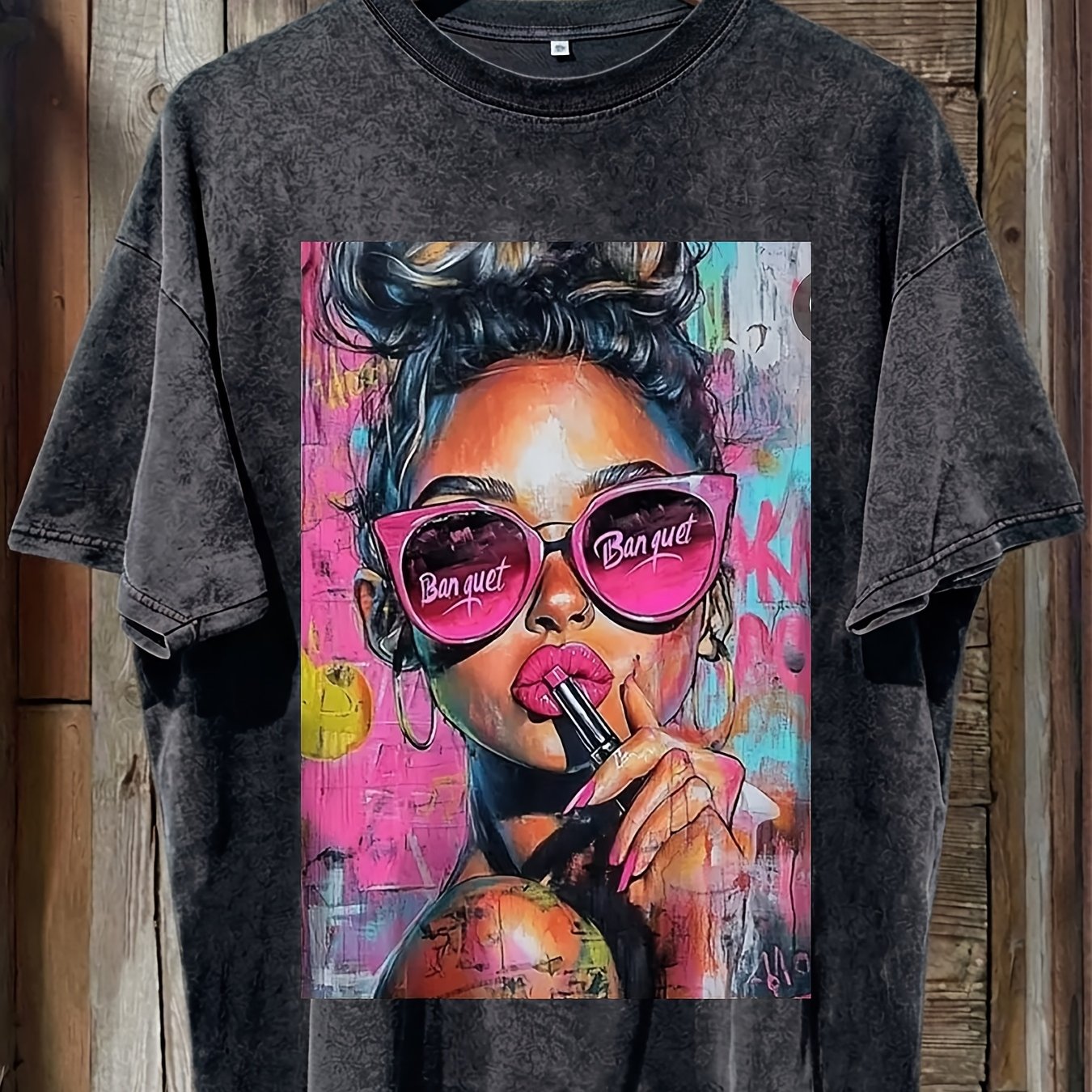 Image of A Loose-fitting, Casual Short-sleeve T-shirt For Women Featuring A Graffiti Print, Perfect For Summer Wear And Made From Washed Fabric. Ideal For Everyday , , Or As A Gift