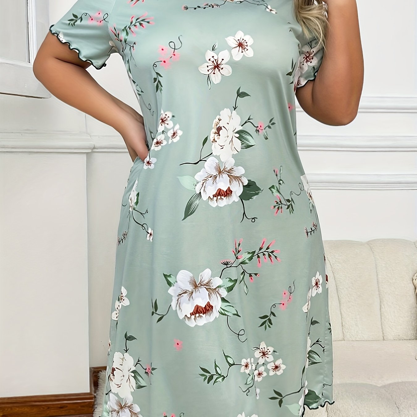 Image of Large Size Flower Print Short Sleeve Round Neck Fashion Comfortable Nightdress