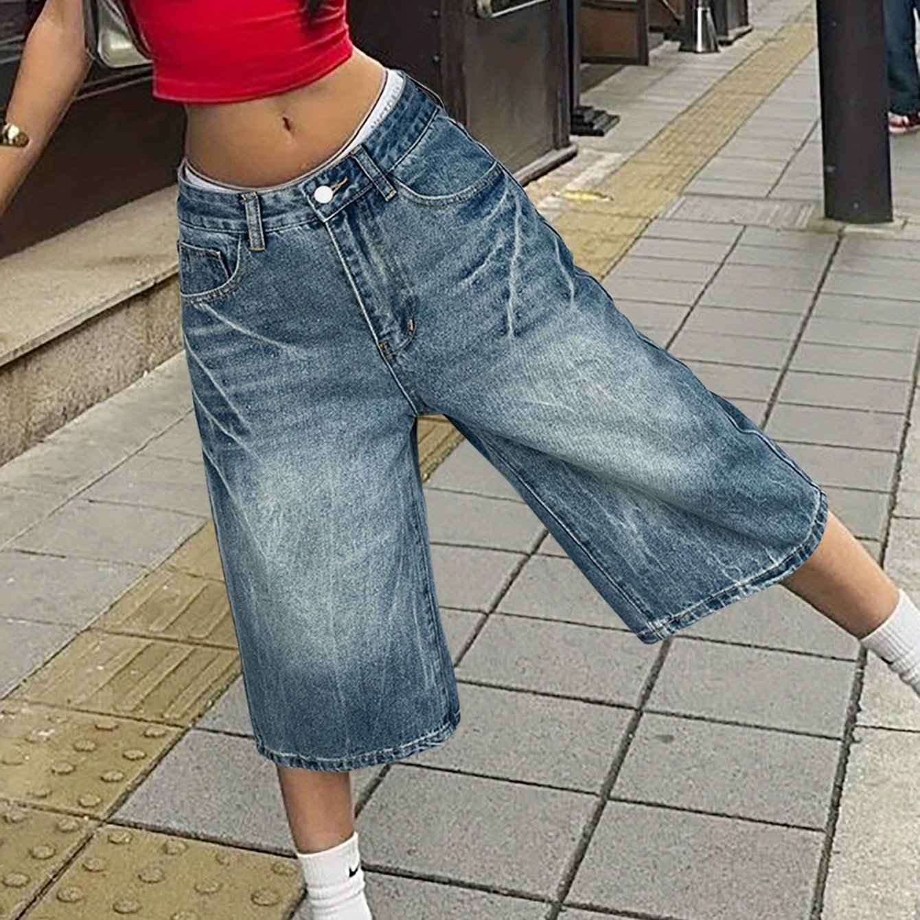 Image of Women's Loose-fit Cropped Jeans With Button Closure, Slant Pockets, Lightning , Casual Wide-leg Denim Mid-length Pants, Vintage Street Style, Suitable For Spring And Summer Wear, Women's Denim Apparel
