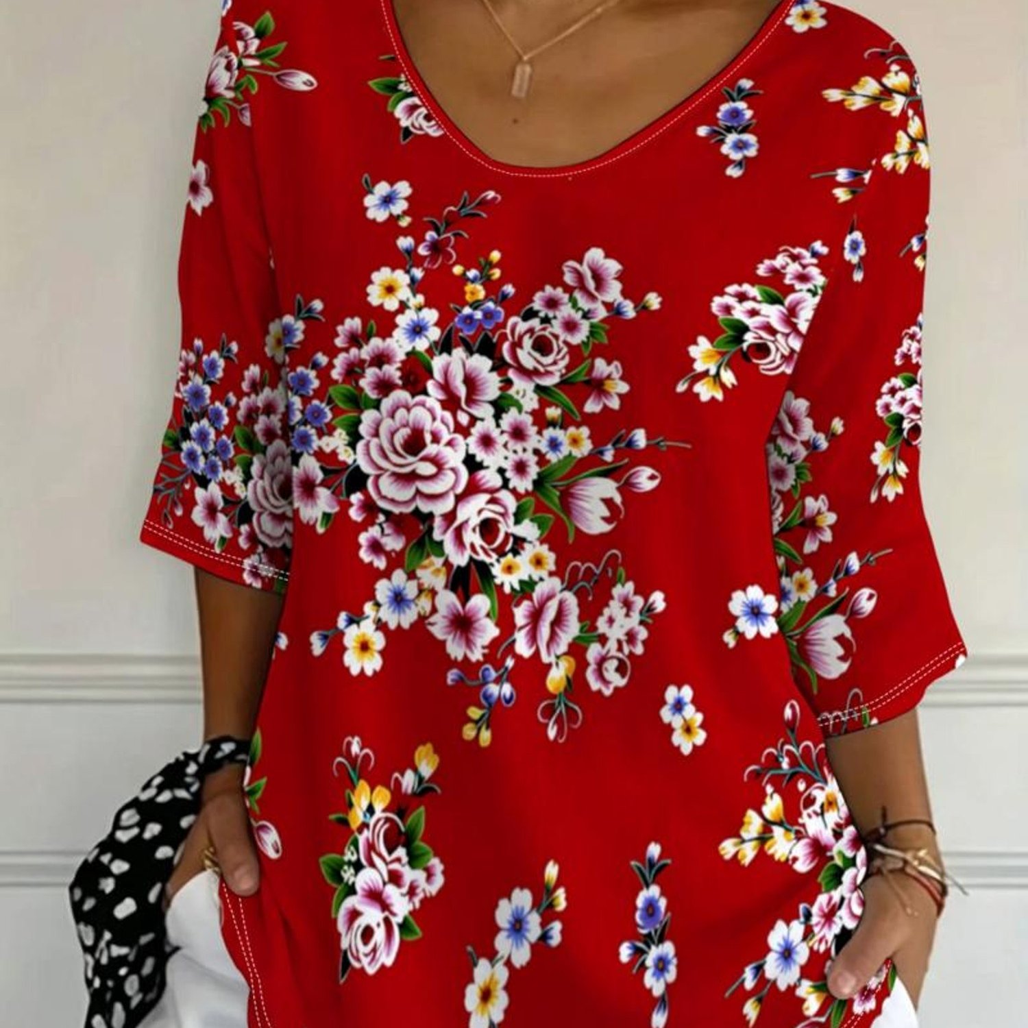 TEMU Plus Size, Women's Plus Size Floral V-neck Top, Mixed Colors And Multiple Sizes , Three-quarter Sleeves, Versatile For Daily Wear, 2026 Summer