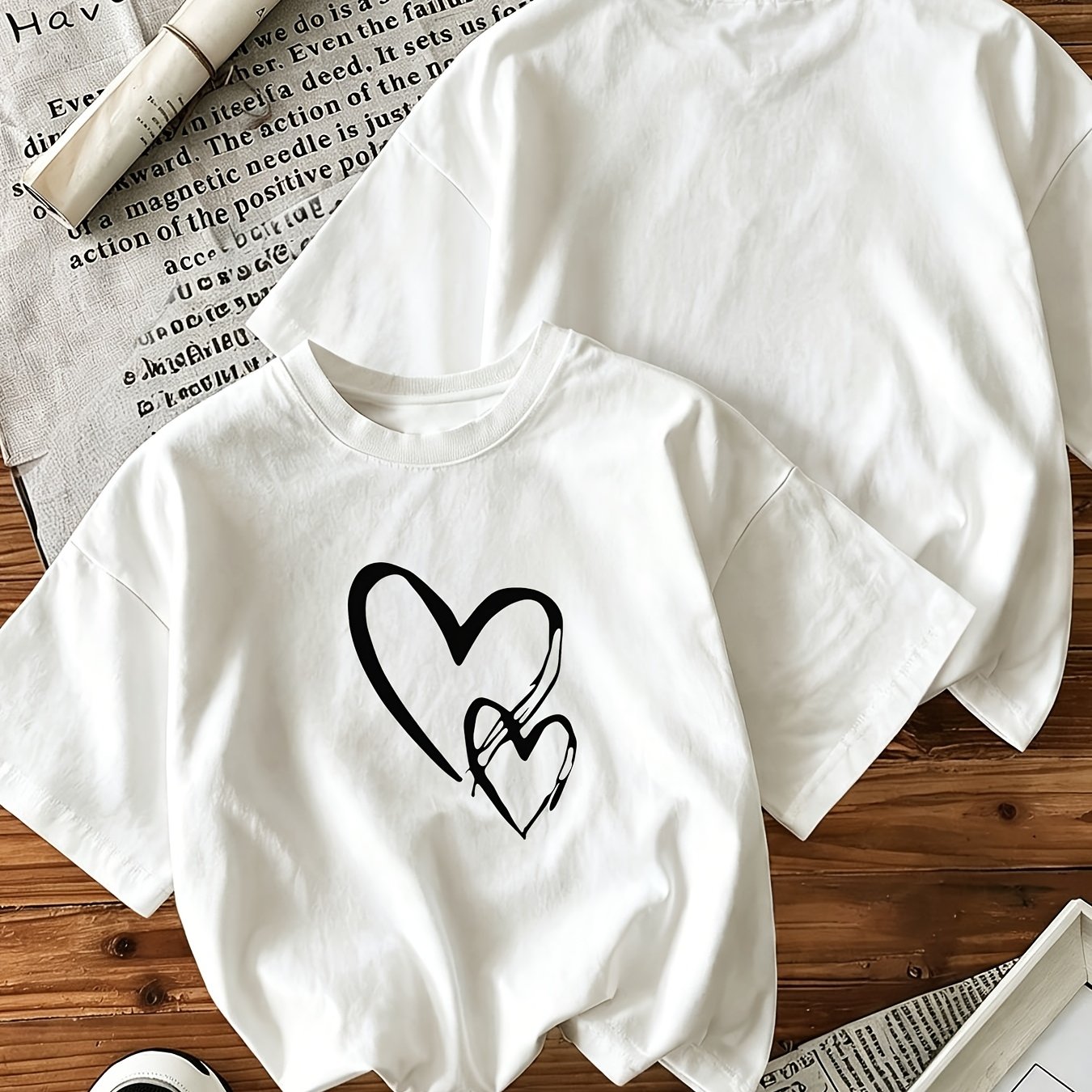 Women' 100% Oversized T-shirt - Loose Drop Shoulder Round Neck Short Sleeve Tee With Heart Print, -line Casual Top Suitable For Casual Attire, Spring Summer Outfits, Machine Washable