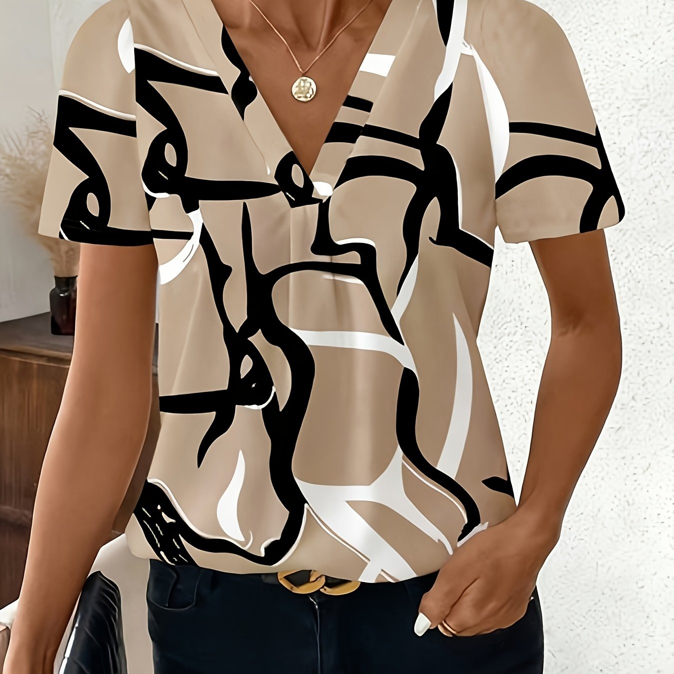 TEMU Elegant And Fashionable V-neck Short-sleeve Printed Top For Women, Spring/summer 2026