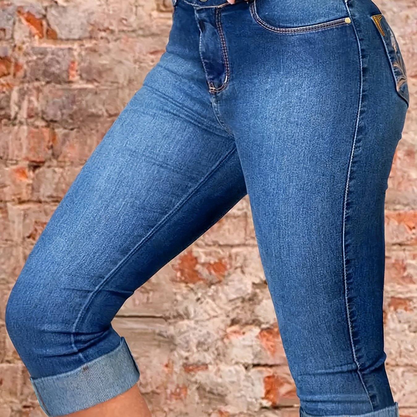 Women's High-stretch Cropped Jeans With Floral Accents And Rolled Cuffs