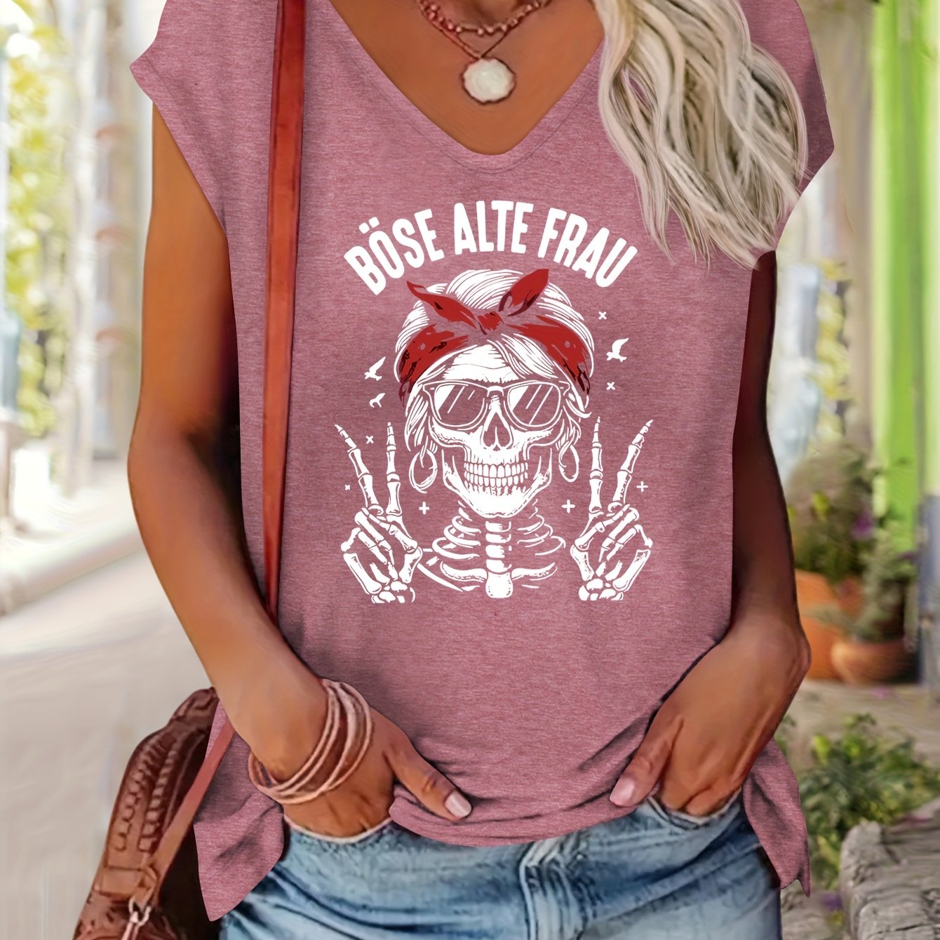 TEMU T-shirt décontracté et confortable à manches courtes et col en V pour femmes, avec un imprimé de crâne et un nœud, conçu dans un style européen