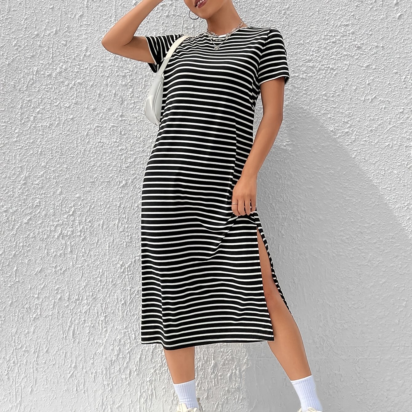 E-shop Damen Frühlings Sommer Gestreiftes Oberschenkel-Schlitz Rundhals Kurzarm Midi T-Shirt Kleid