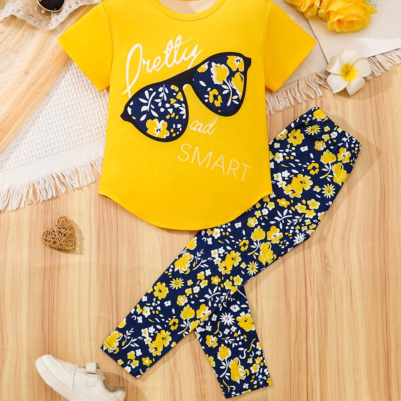Image of Girl's 2pcs Outfit: Party Slogan Oversized Glasses Print Off-shoulder Loose Short Sleeve T-shirt + Floral Print Fitted 9/4 Leggings Set, Holiday ' Clothing For , Suitable For Outdoor Wear