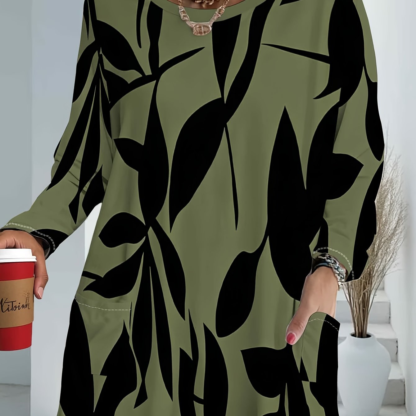 TEMU Grande Taille - Grande Taille - T-shirt Femme Grande Taille à Manches Longues avec Imprimé Feuilles Noires sur Fond Vert, Double Poche Col Rond,