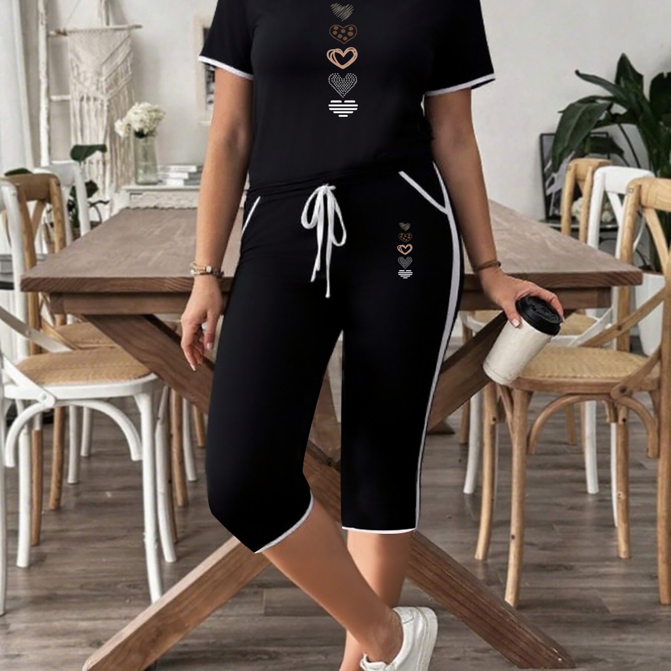 TEMU Plus Size - Plus Size - 1 Set Spring Summer Size Women's Outfit Short Sleeve Round Neck Heart Print Ruched Loose Capri Pants With Pockets Wear
