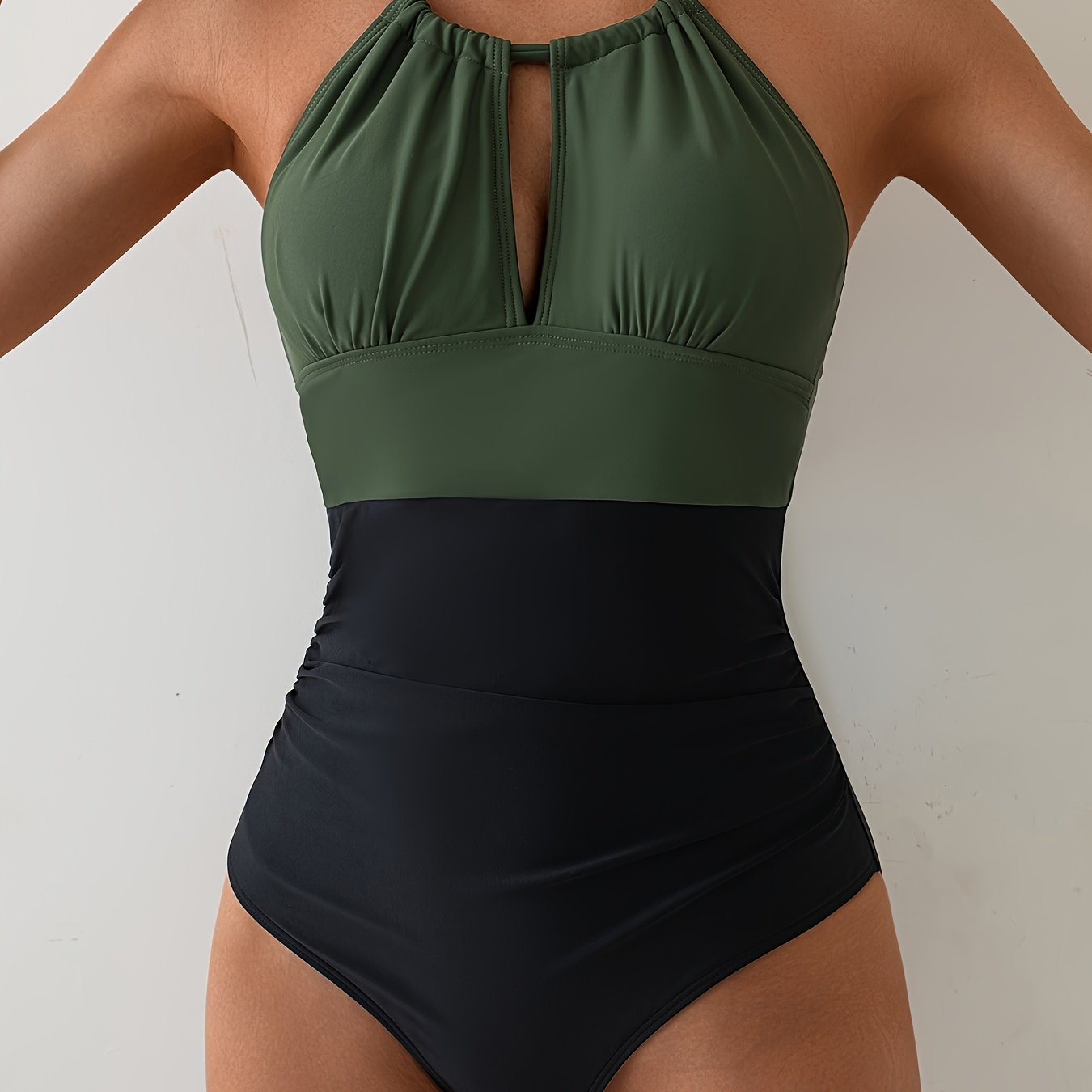 -piece Swimsuit In Black And Green