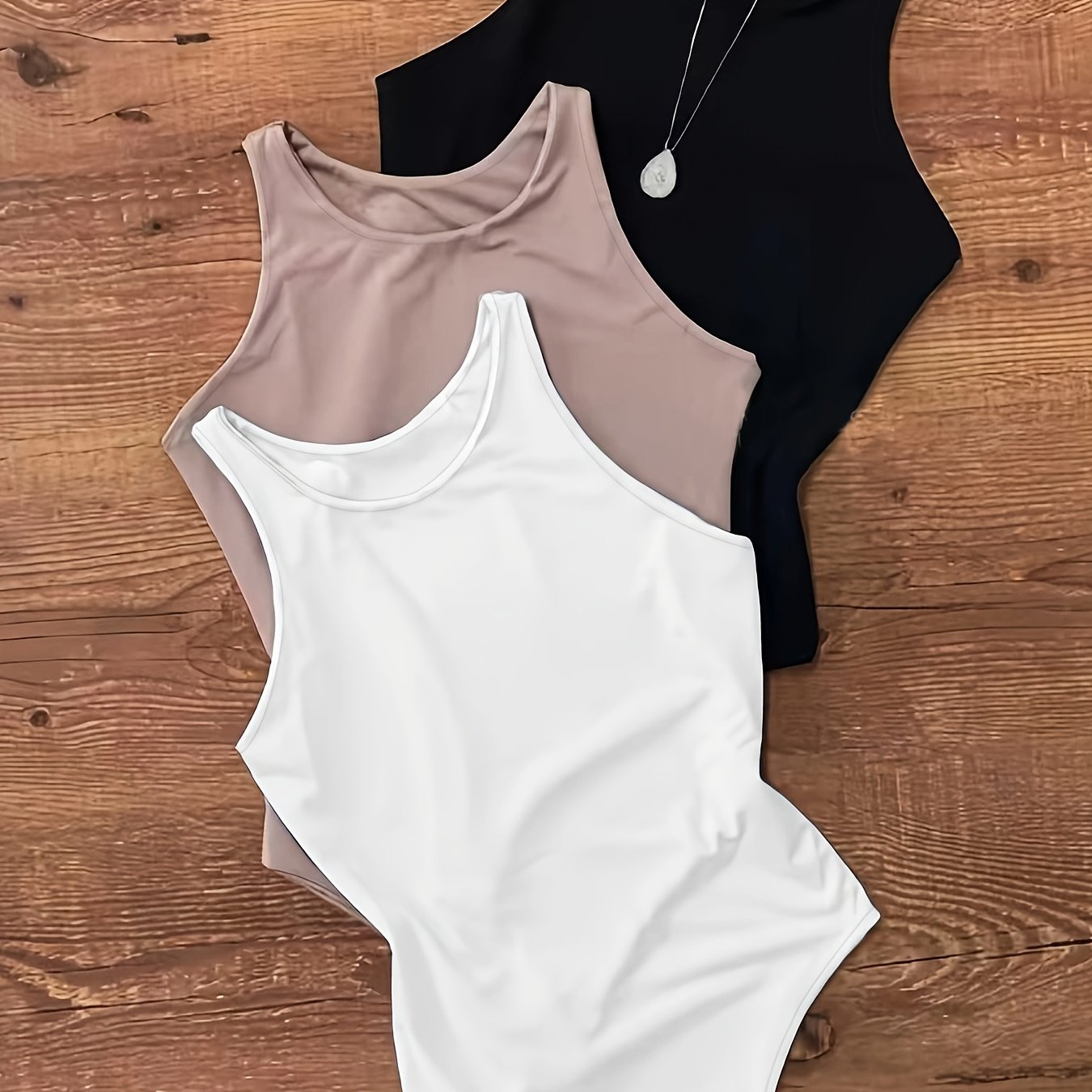 E-shop Damen Dreiteiler Set (Weiß + Khaki + Schwarz) Minimalistischer Slim-Fit Einteiler Ärmelloses Design, passend für den Körper, täglicher
