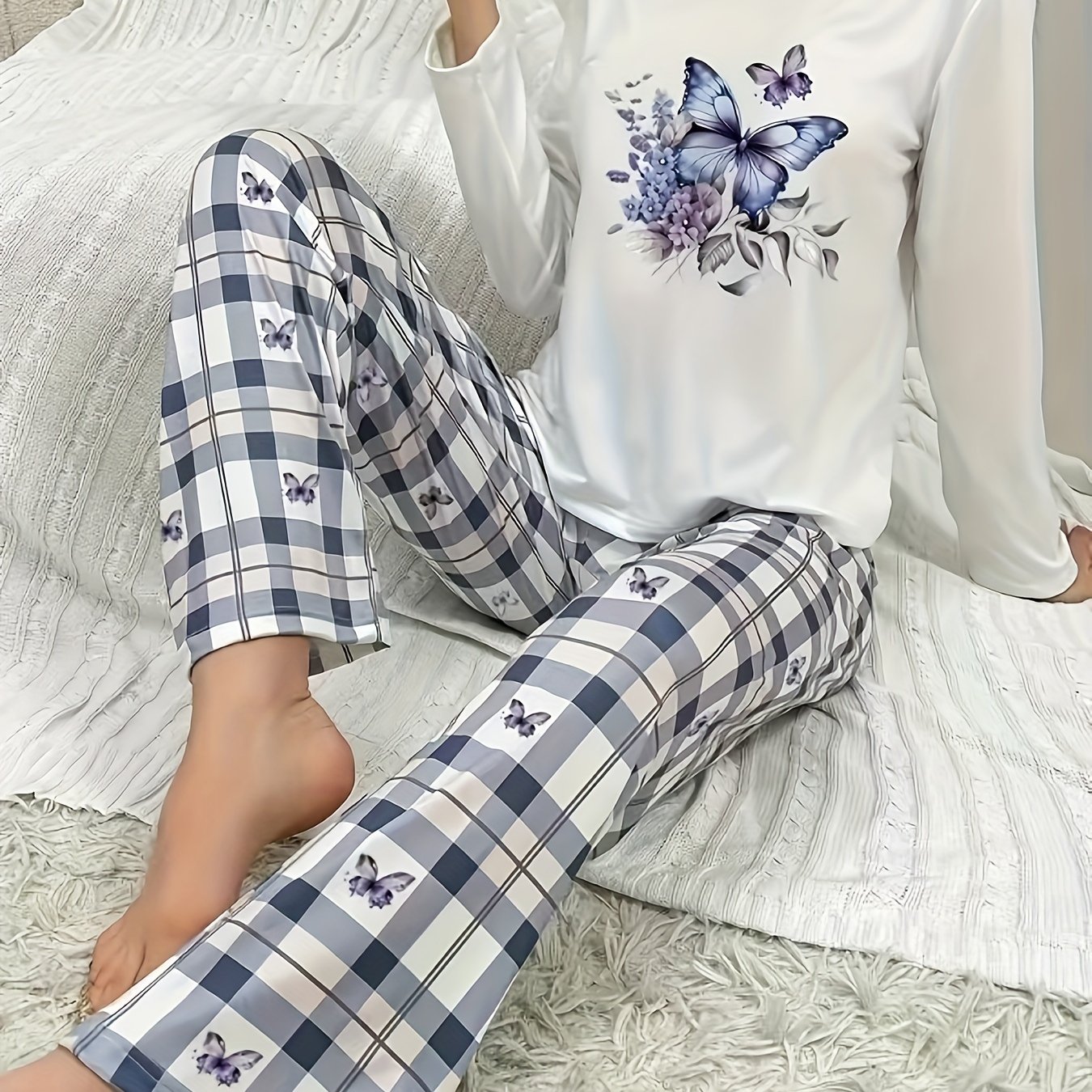 Two-piece Autumn And Winter Women's Pajamas With Checkered Long Pants And Floral Patterned Top For