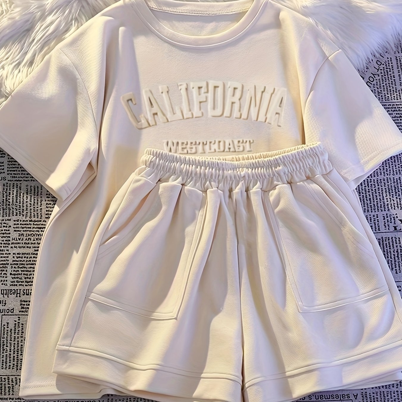 Image of 2pcs Girls' Suit 2025 New Summer Outfit Medium/large Size T-shirt & Shorts Korean Style Casual Short Sleeve Letter , Perfect For Outdoor,christmas,halloween, Perfect For Outdoor