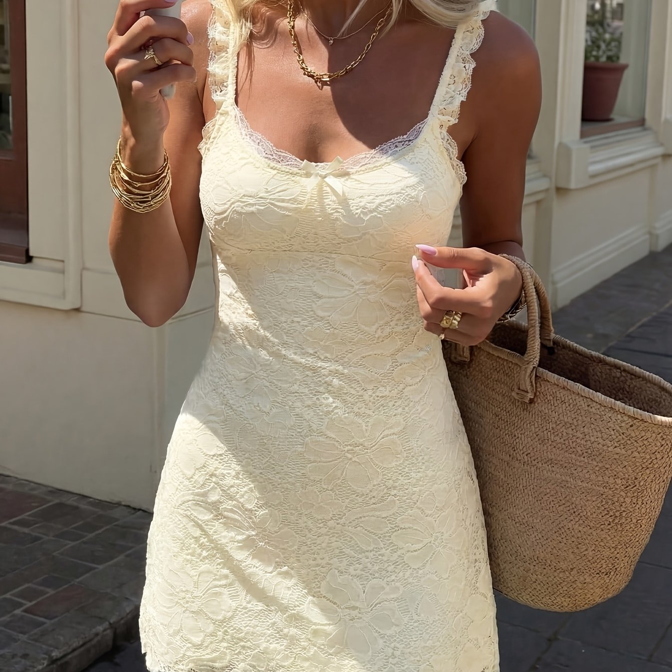 Elegant And Fashionable Spaghetti Strap Mini Dress With Bow Detail, Lace , And Sleeveless Slim-fit Design