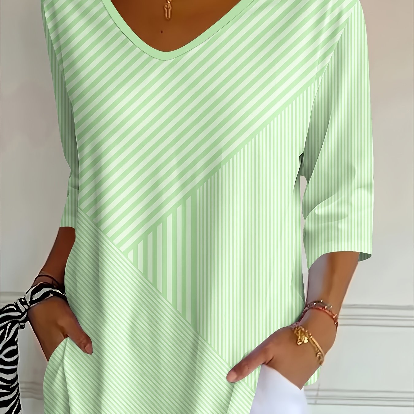 TEMU Casual Fashion Holiday Women's Regular Fit Striped Print 3/4 Sleeve V-neck T-shirt Top