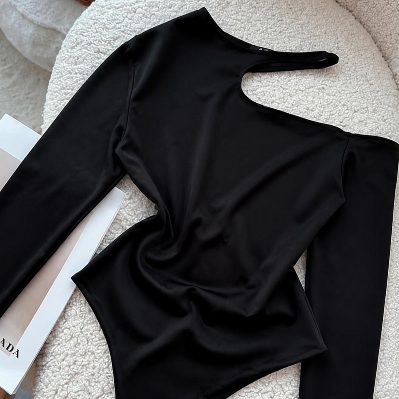 TEMU Women's Off-shoulder Long Sleeve Bodysuit, Figure-hugging Halter Neck With Cut-out Design, European And American Mature Spring And Autumn Base