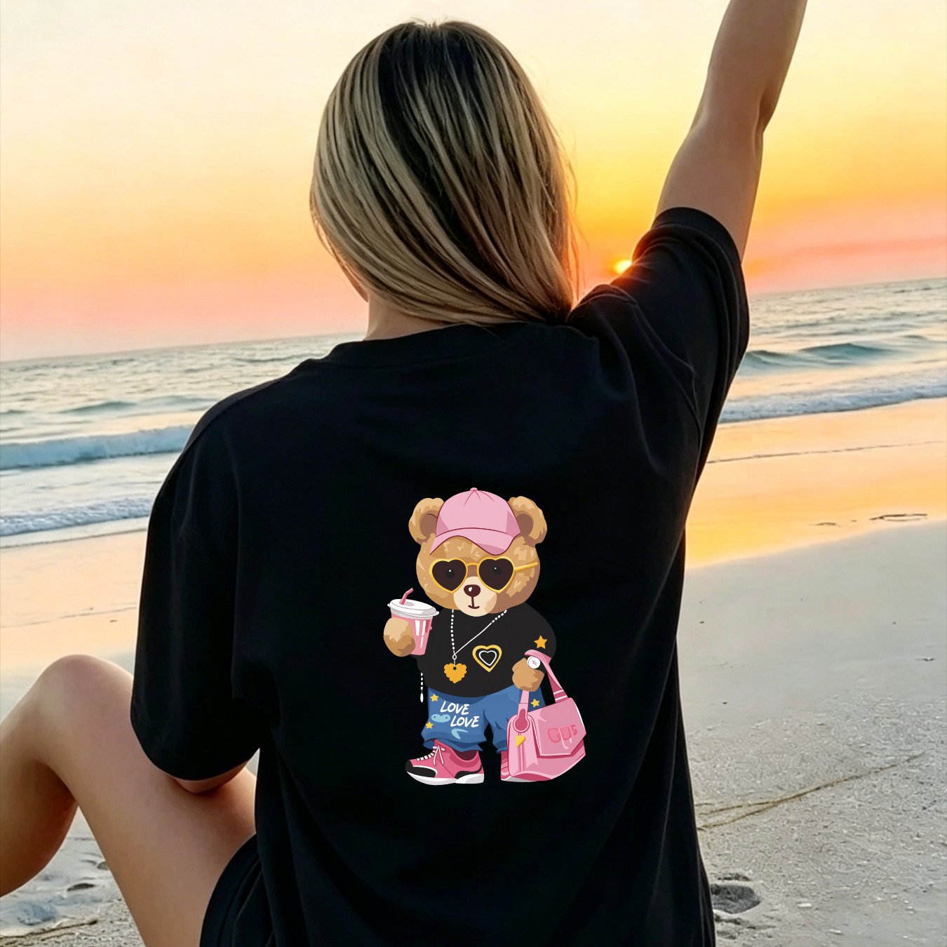 Image of Chic Oversized Women's T-shirt With Bear Graphic, Ideal Fit For Beach