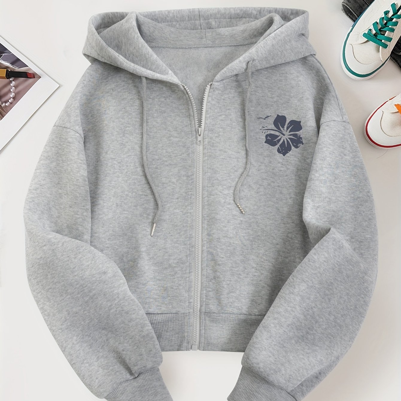 TEMU D139 - A Women's Short Hooded Sweatshirt, Fashionable And Trendy Floral And Bird Pattern Left Chest Print Hooded Sweatshirt, New Autumn And