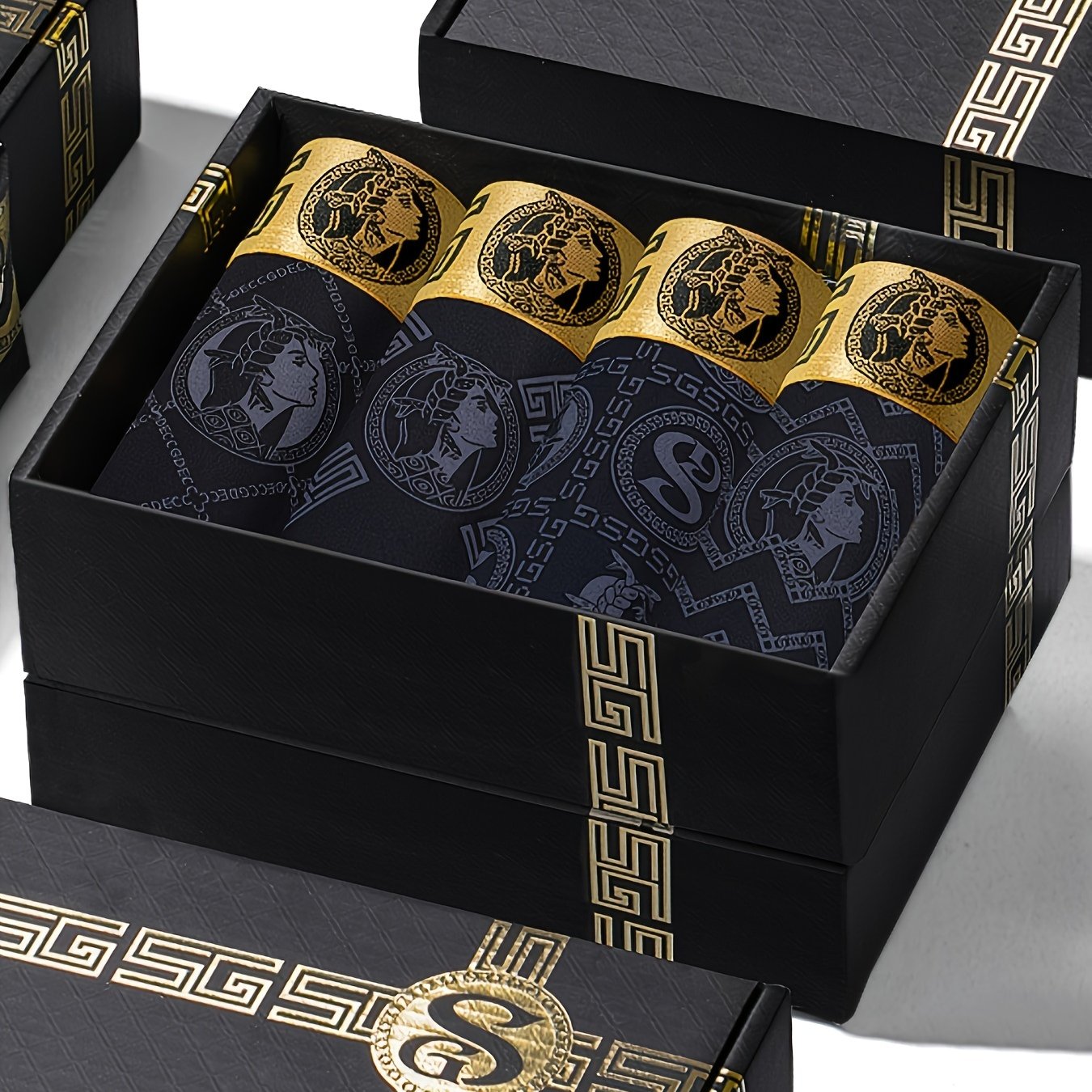 TEMU 4-Pack de shorts de bain pour hommes, boîte cadeau noire et dorée, polyamide 88,5% élasthanne 11,5%, stretch moyen, confort respirant et séchage