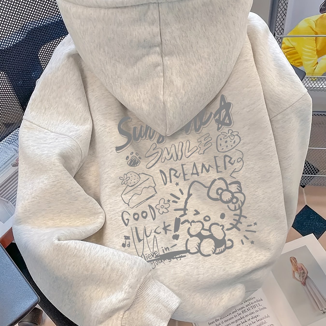 Image of Autumn/winter Style Fun And Cute Hello Kitty Print Long-sleeve -lined Sweatshirt For Women, Hong Style Loose Fit Bf Casual Lazy Style Versatile And Fashionable Hoodie Top
