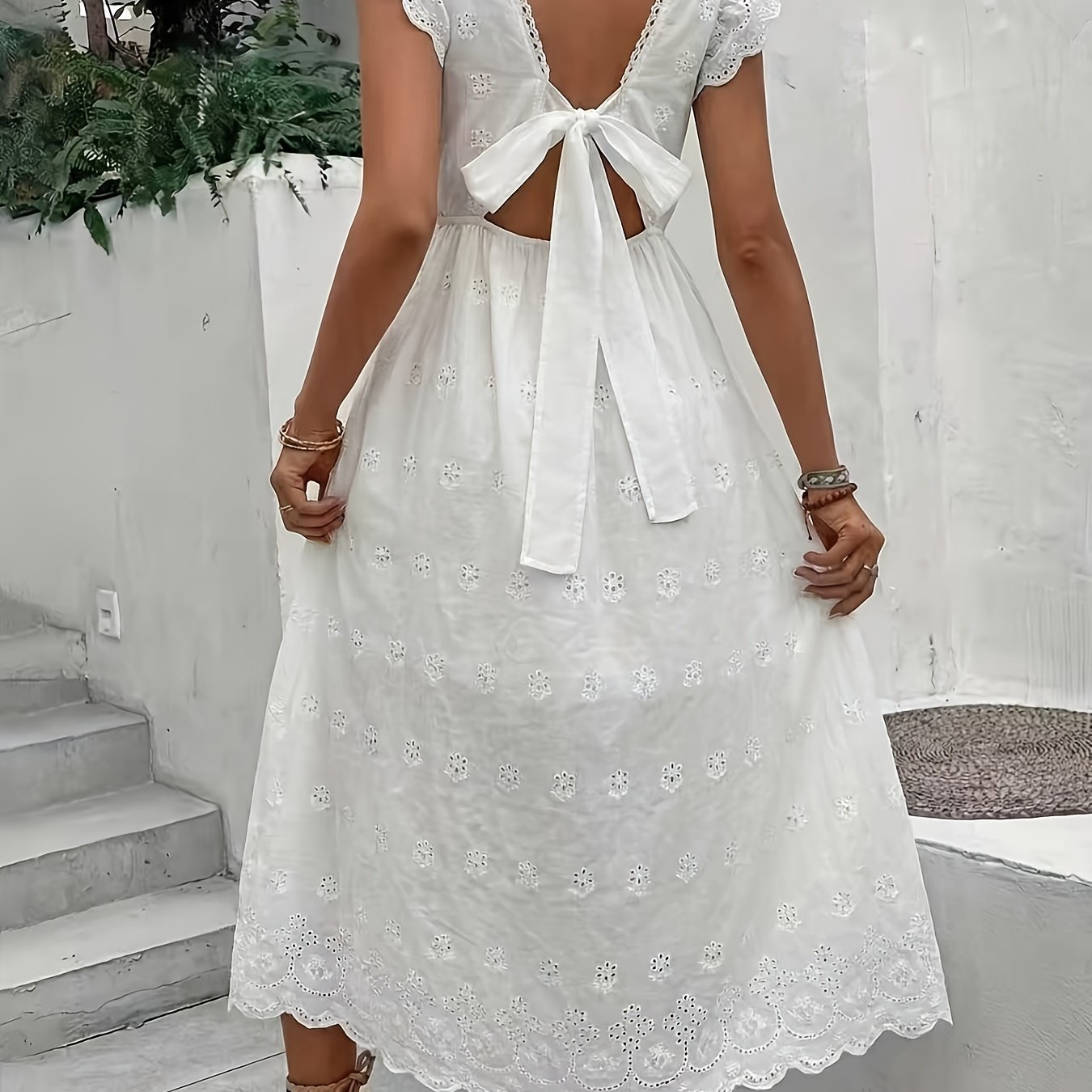 Image of French Backless Lace-up Embroidered Dress, Tailored Waist And Full Swing Skirt Design, Fashionable And Elegant Women's Wear