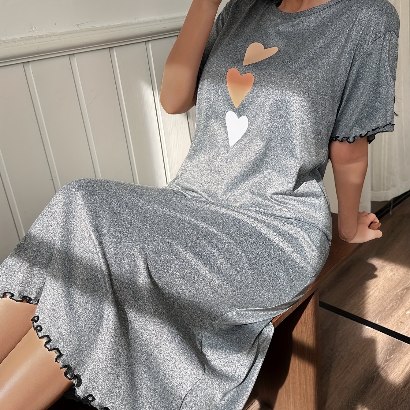 3 Heart-shaped Printed Short Sleeved T-shirts And Pajamas