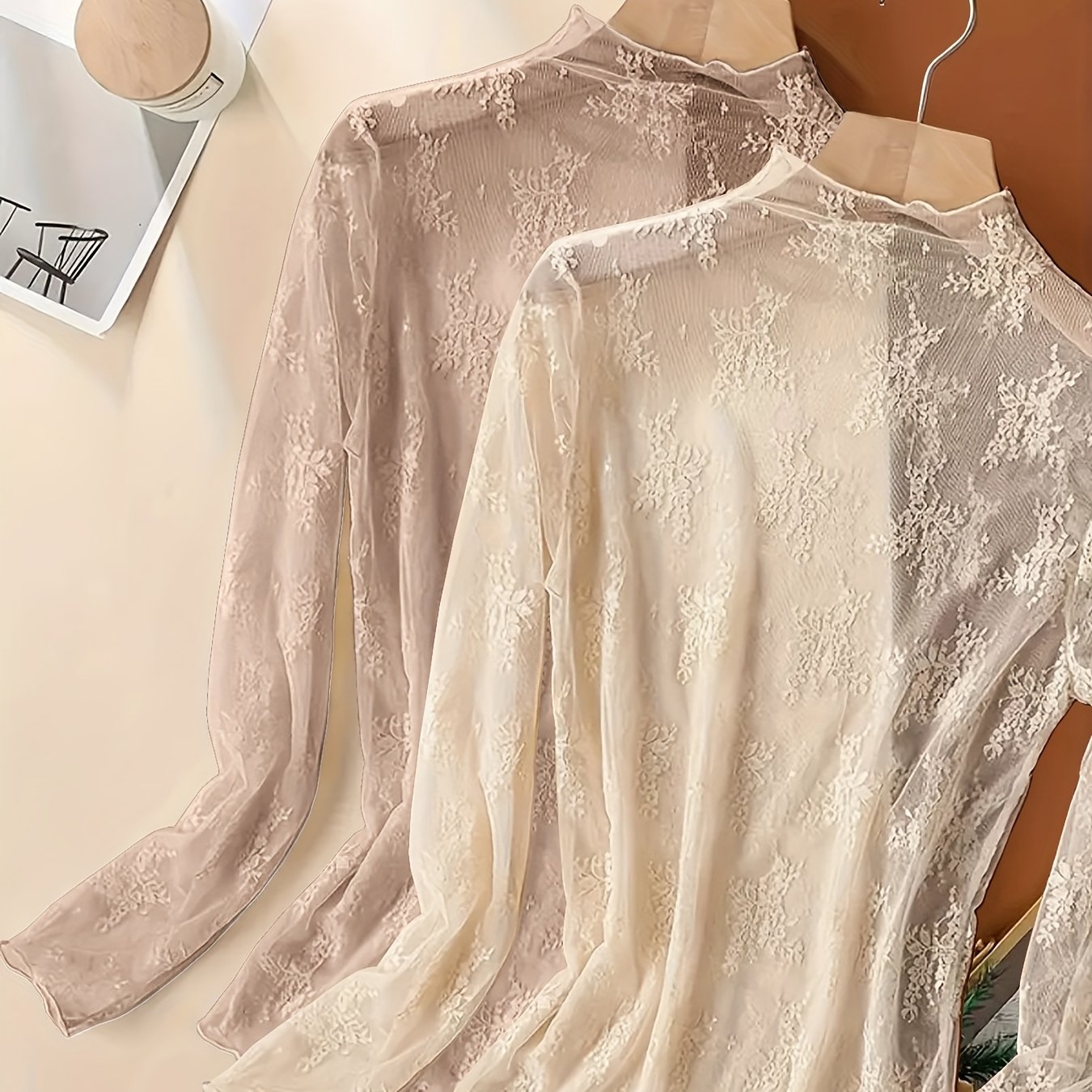 E-shop 2 Stück Spitzenoberteil, Halbtransparent, mit einem Hauch von Sanftem Charme. Das Hochdehnbare Gewebe Umschließt Den Körper Eng Eine Nebelige,