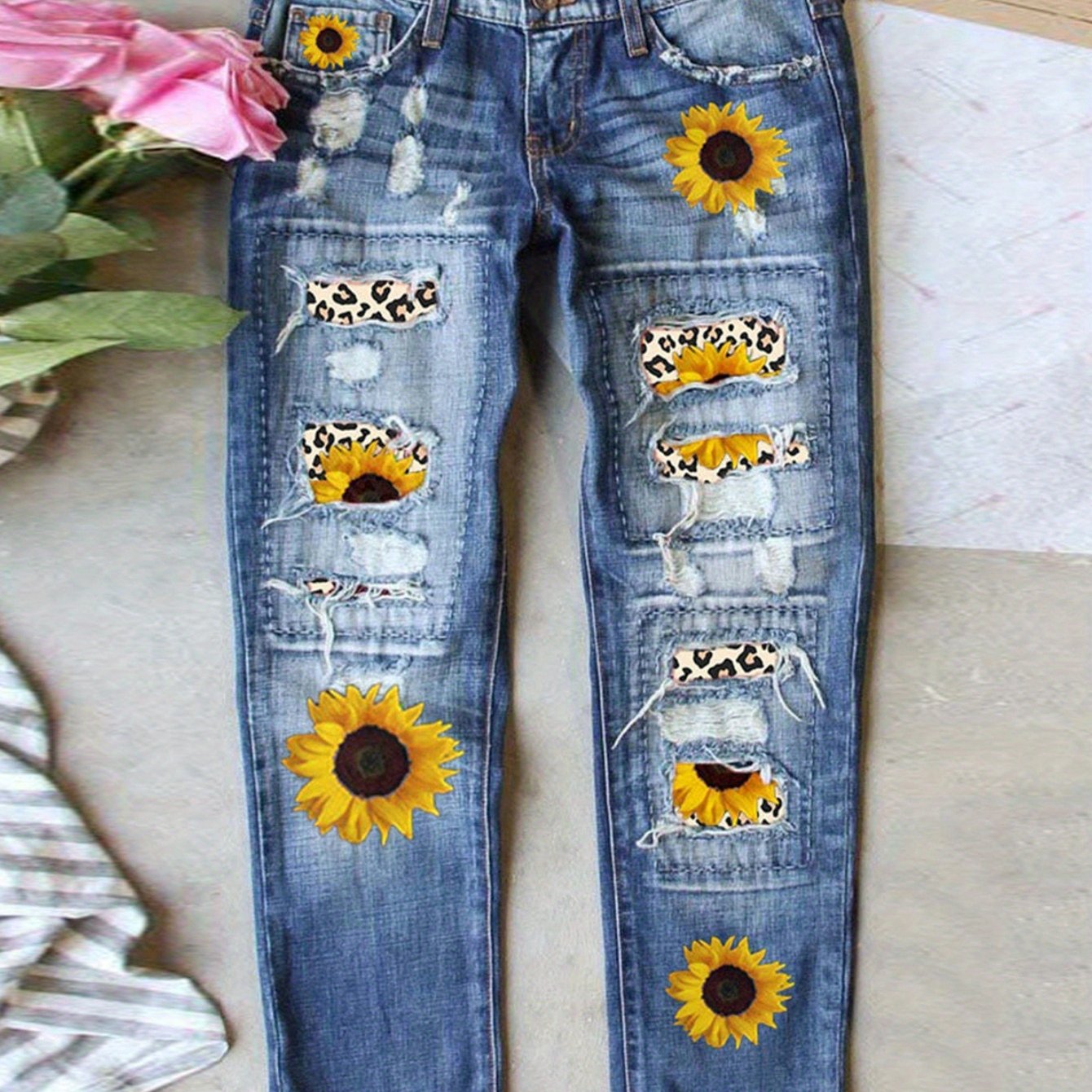Women's Fashionable And Casual Sunflower Print Jeans, Relaxed And Comfortable Straight-leg Pants, , Suitable For Daily Wear , Summer, And Autumn.