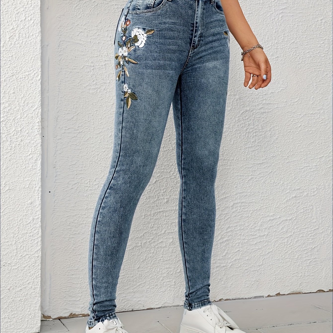 Image of Blue Floral Embroidered Skinny Jeans, Slim Fit Pockets High Waist Denim Pants, Women's Denim Jeans & Clothing