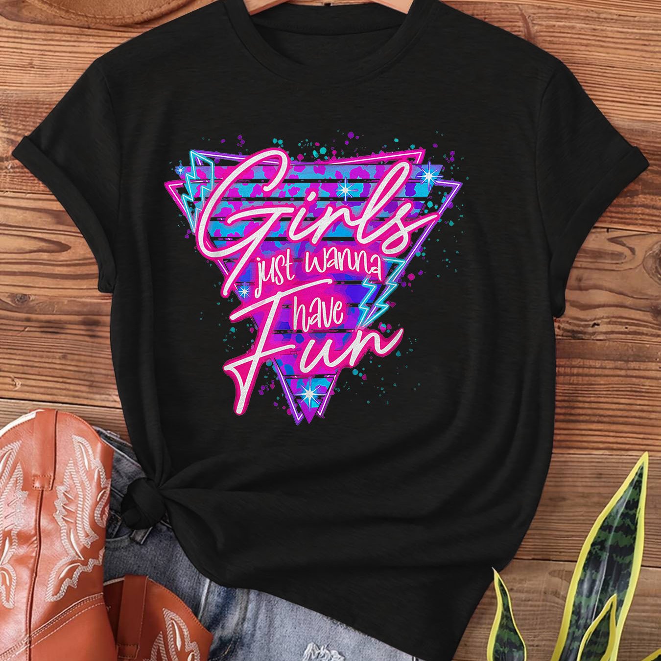 Image of Women's Retro 80s Neon "s " Graphic T-shirt - Short Sleeve Crew Neck Casual Top With Geometric Print, Semi-sheer Vintage-inspired Tee For Summer & Spring, Casual Attire, Relaxed Fit Shirt