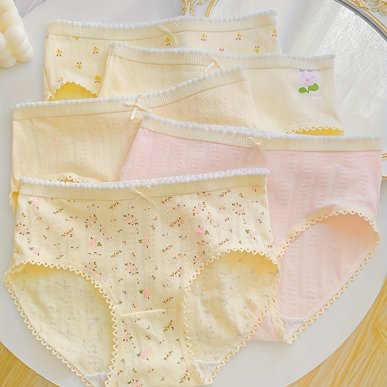 Image of 5pcs Set Of Sweet Floral Panties, Mid-rise Comfortable Breathable Cute-' High-waist Student Triangle Panties