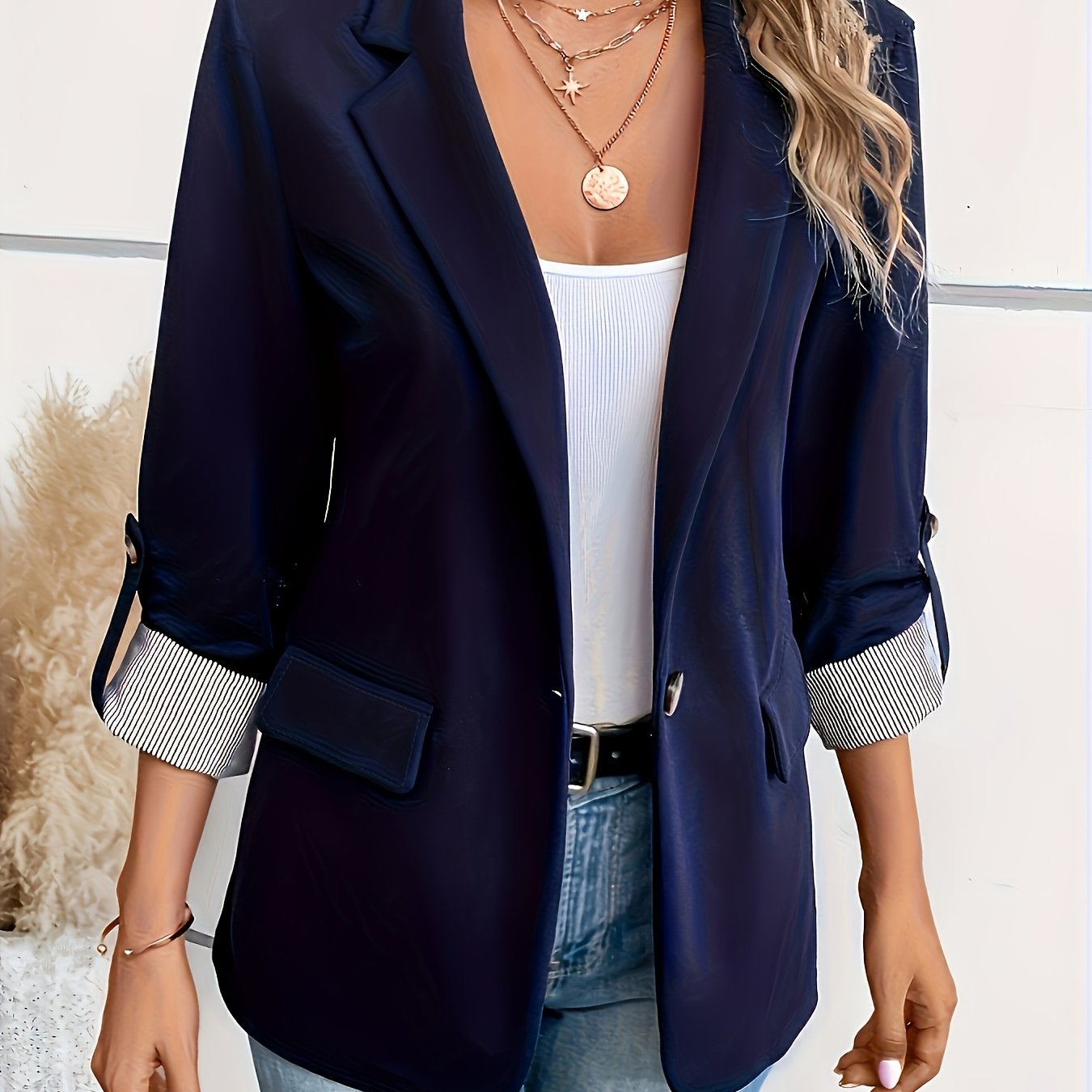 E-shop Modischer eleganter Damen-Blazer mit stilvollem Revers, markanten Manschetten offenem Frontdesign