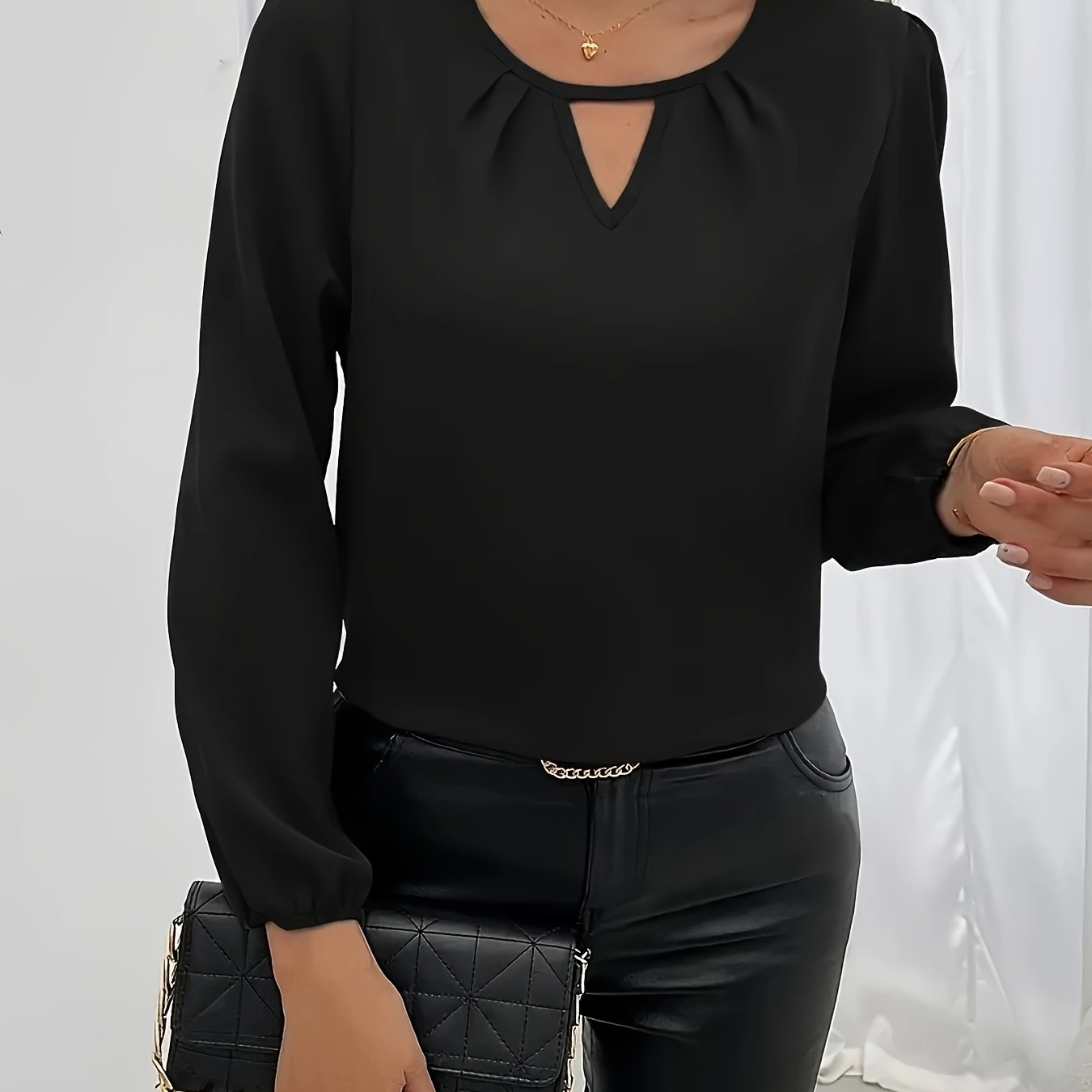 E-shop Elegantes Damen Langarmhemd in Unifarben, kleiner V-Ausschnitt, Rüschenärmel, leichter Stoff, geeignet für Pendeln im Frühling und Sommer sowie