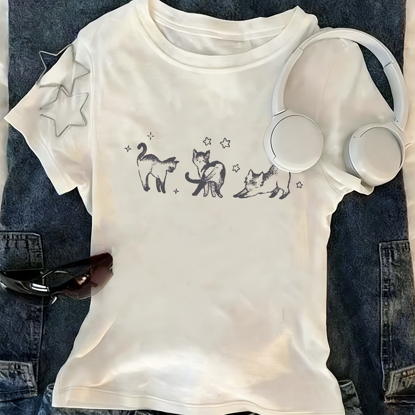 TEMU A Women's Casual Top With An Style, Featuring A, . This Versatile Piece Exudes A -back, Sweet Yet Edgy Vibe, Blending Korean-inspired Cartoon