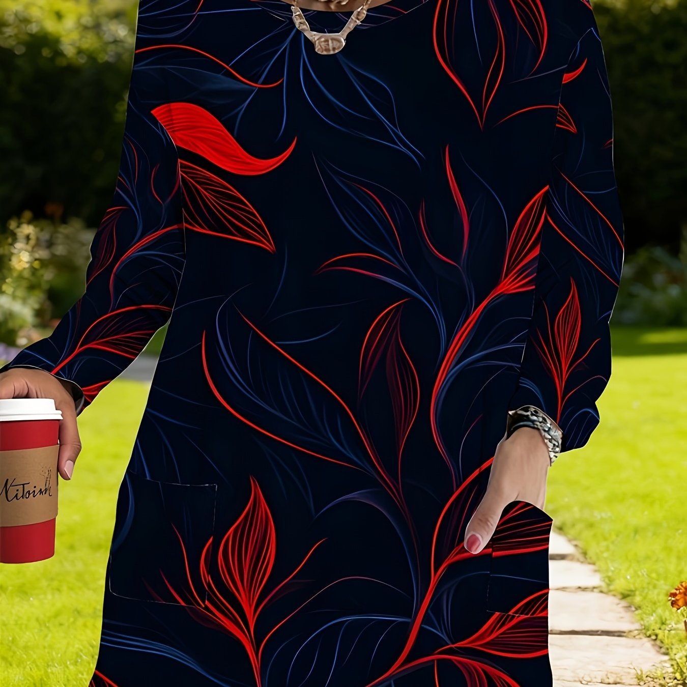 TEMU Plus Size - Plus Size - Literary Retro Style Navy Red Thread Plant Print Long Sleeve Plus Size Women's T-shirt, Double Pocket Round Neck Niche