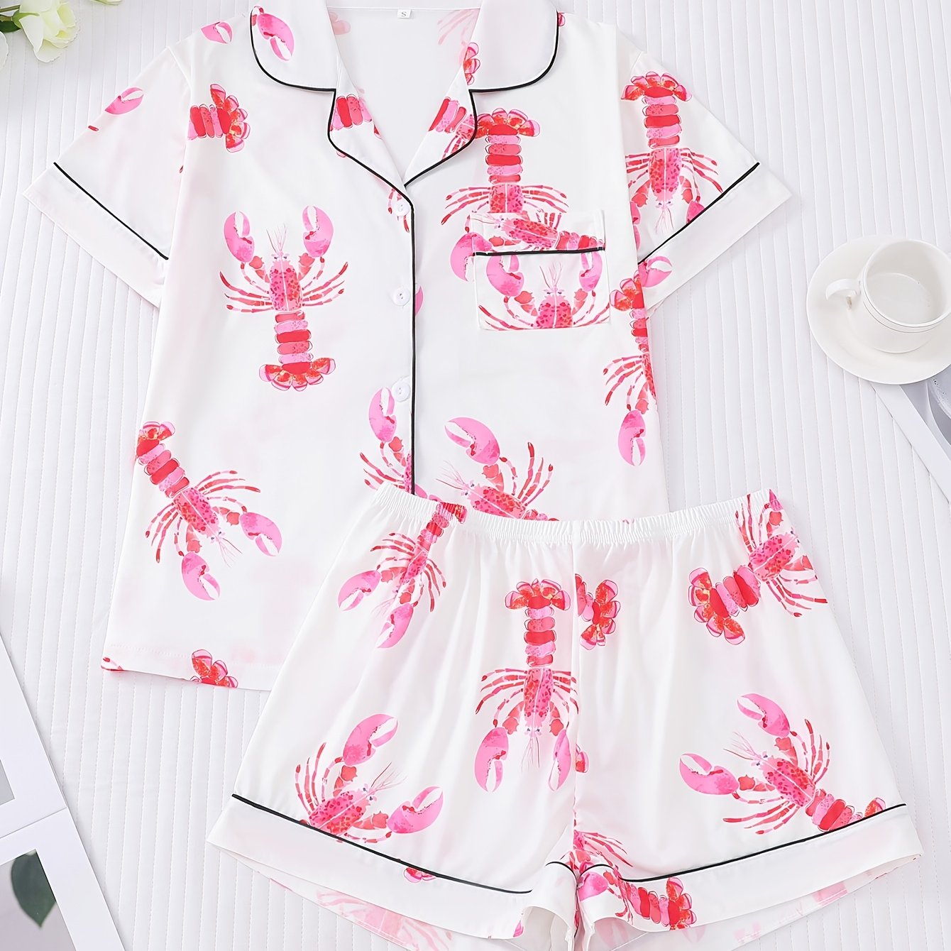 TEMU 2-delige pyjamaset voor dames, met een eenvoudige roze kreeftenprint op een witte achtergrond. Inclusief een overhemd met korte mouwen,